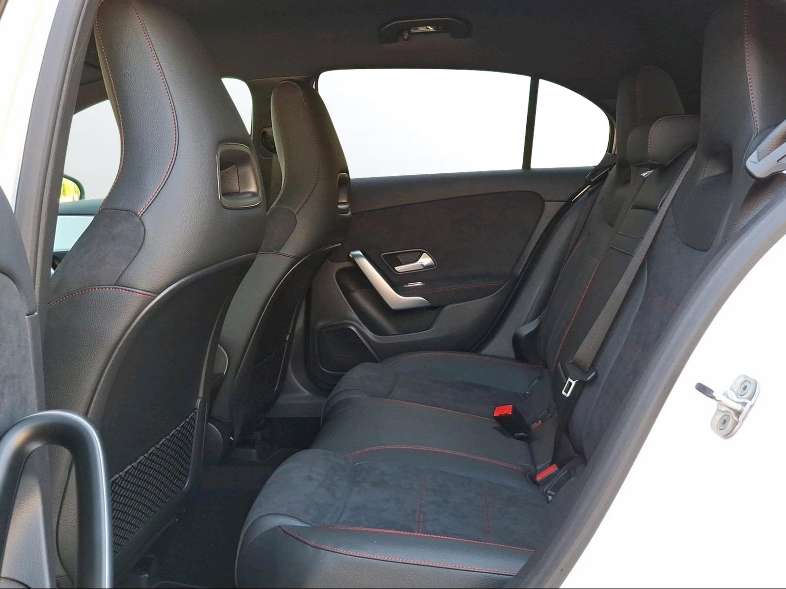 MERCEDES-BENZ A 200 Night Star 7G-DCT-image-11
