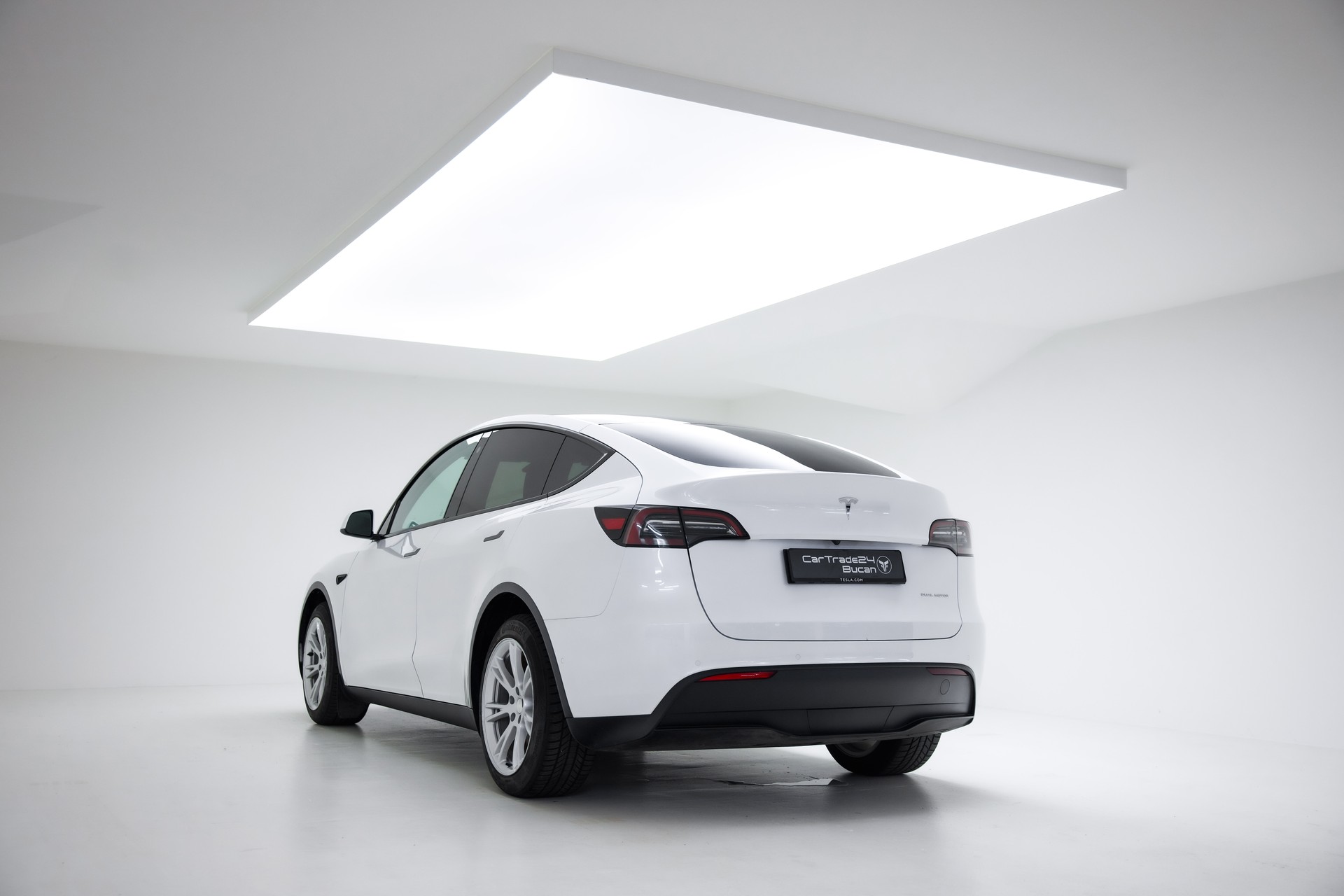 TESLA Model Y Long Range-image-9