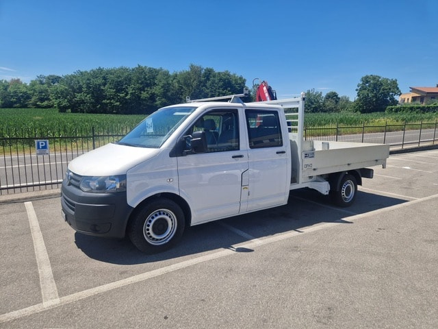 VW T5 2.0 TDI 4Motion Doppia Cabina - Gru HMF 200 - Ponte Fisso in Alluminio - Aumento del carico e Gancio Traino KG. 3500