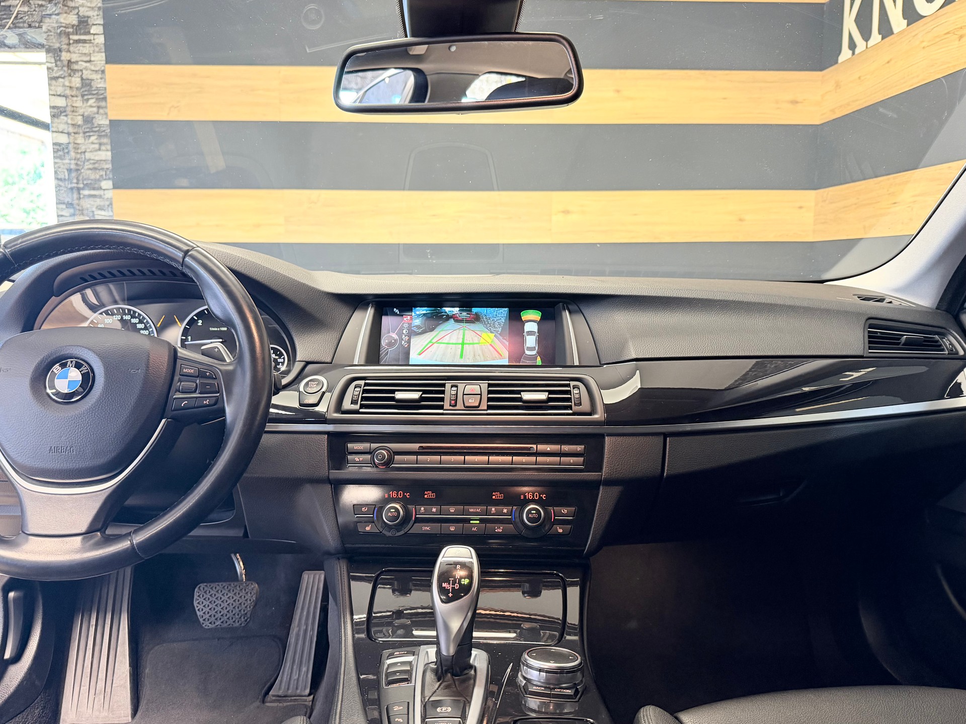 BMW 525d xDrive Luxury Line Steptronic-image-16