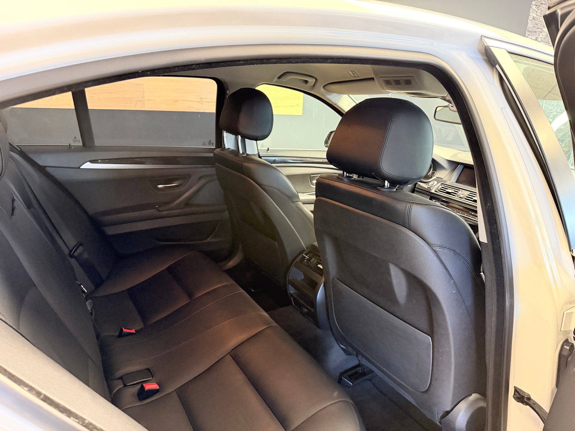 BMW 525d xDrive Luxury Line Steptronic-image-20
