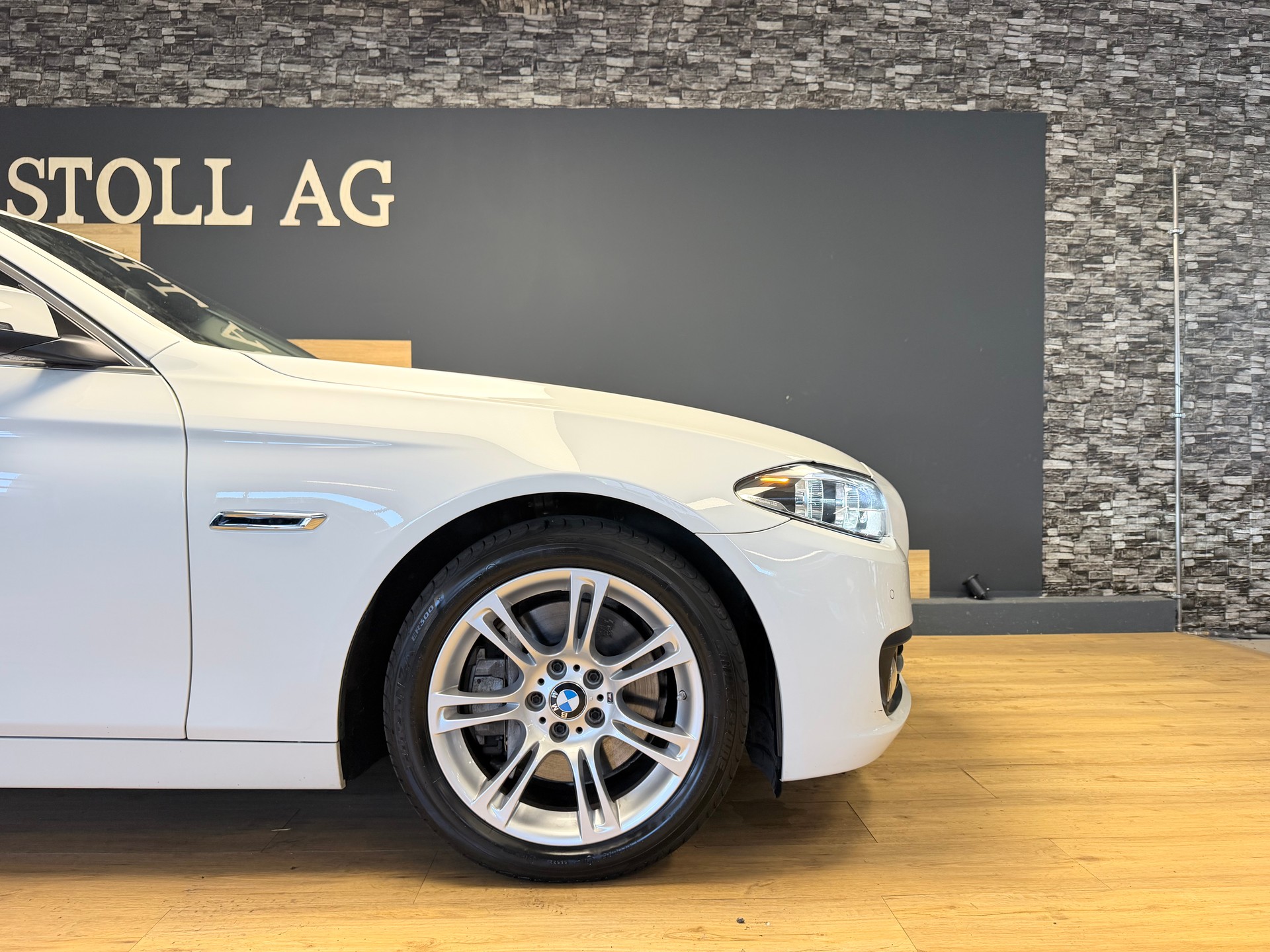 BMW 525d xDrive Luxury Line Steptronic-image-7