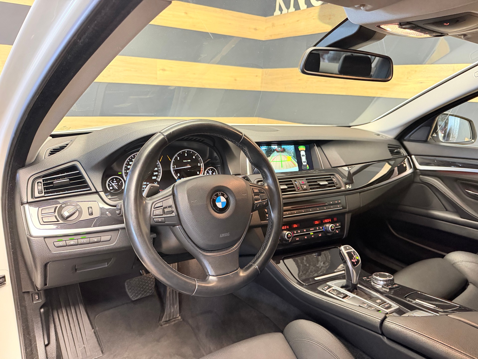 BMW 525d xDrive Luxury Line Steptronic-image-12