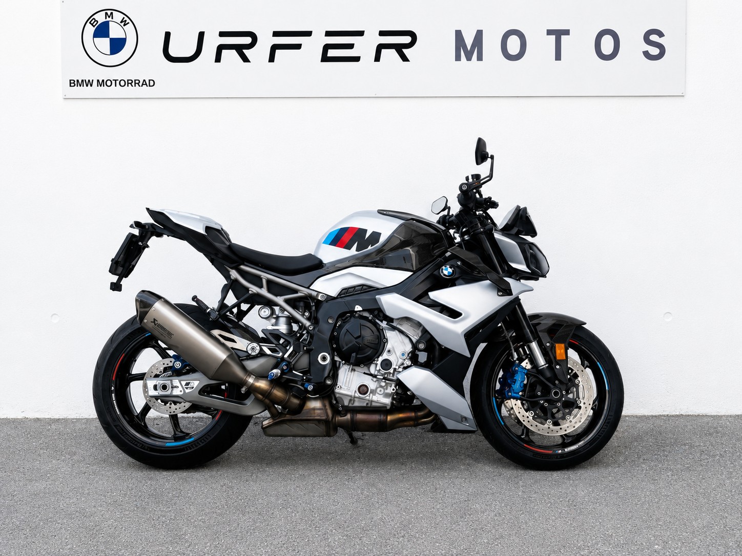 BMW M 1000 R-image-0