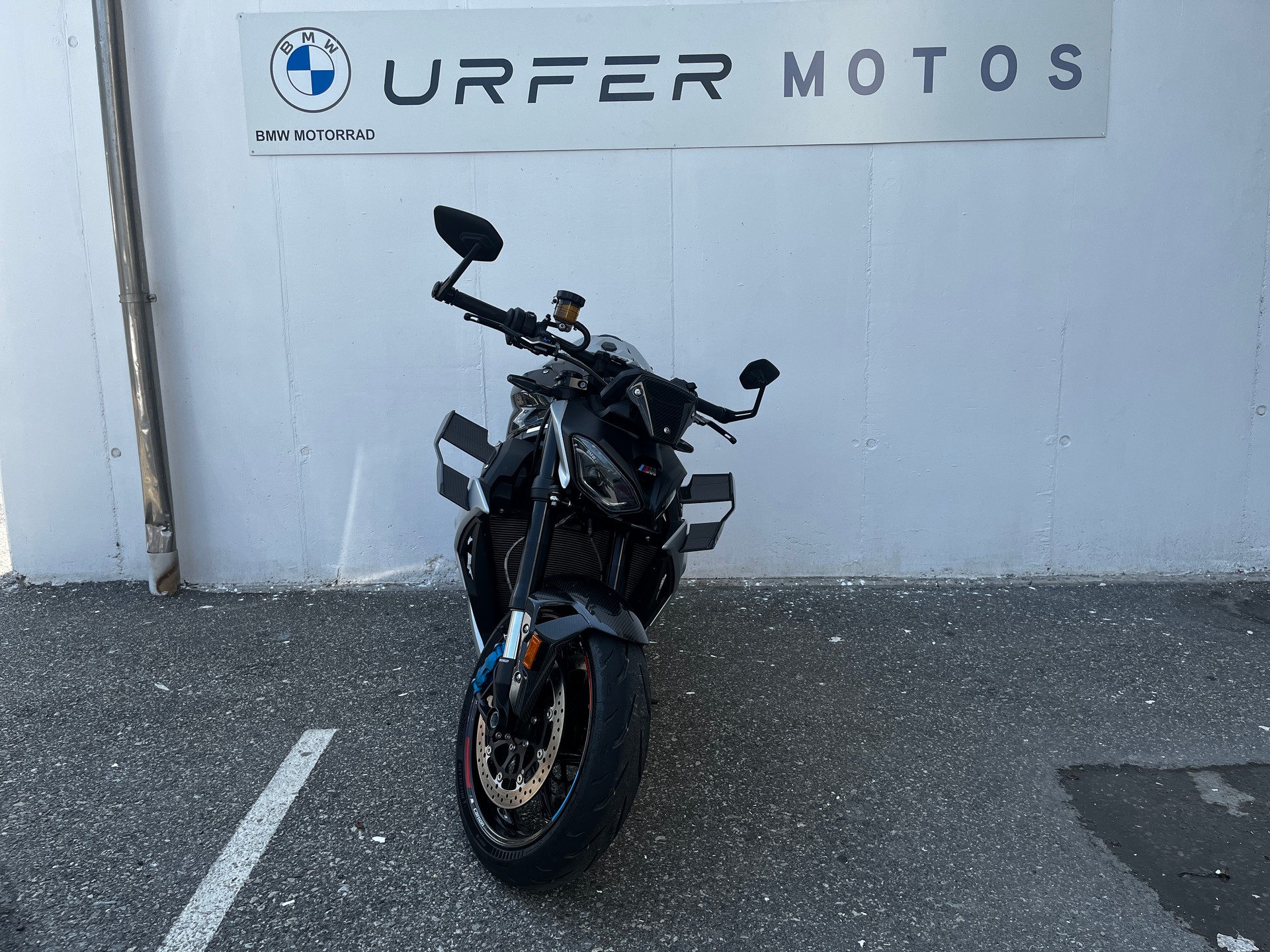 BMW M 1000 R-image-2
