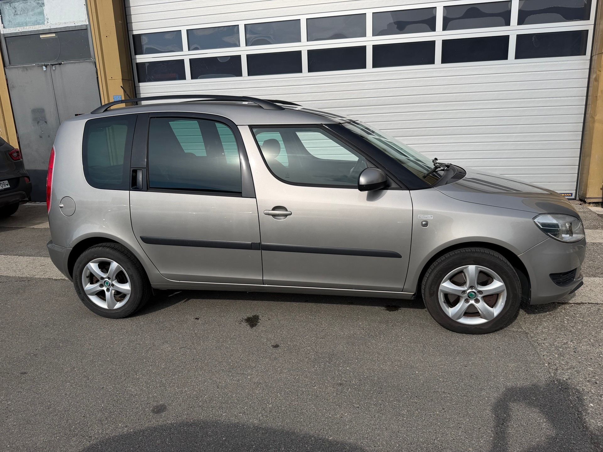 SKODA Roomster 1.2 TSI Style-image-1