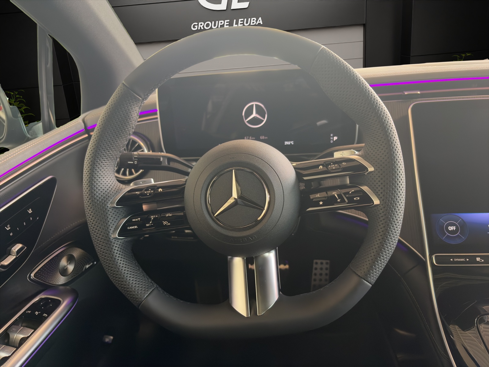 MERCEDES-BENZ EQE SUV 350 4 Matic Executive Edition-image-11