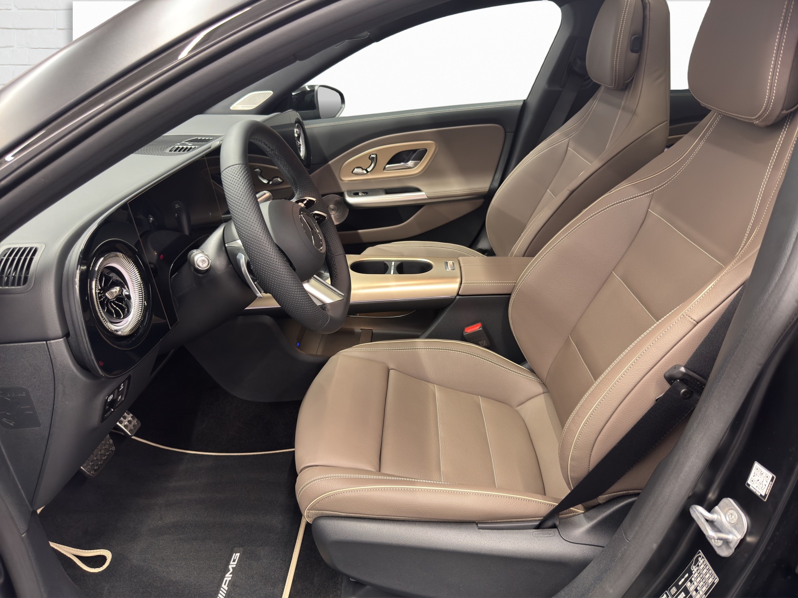 MERCEDES-BENZ CLA 350 AMG Line 4Matic EQ Technology-image-6