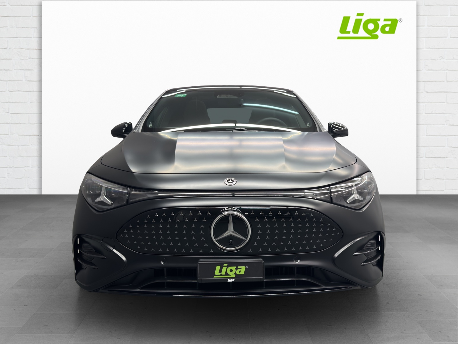 MERCEDES-BENZ CLA 350 AMG Line 4Matic EQ Technology-showroom-element-1