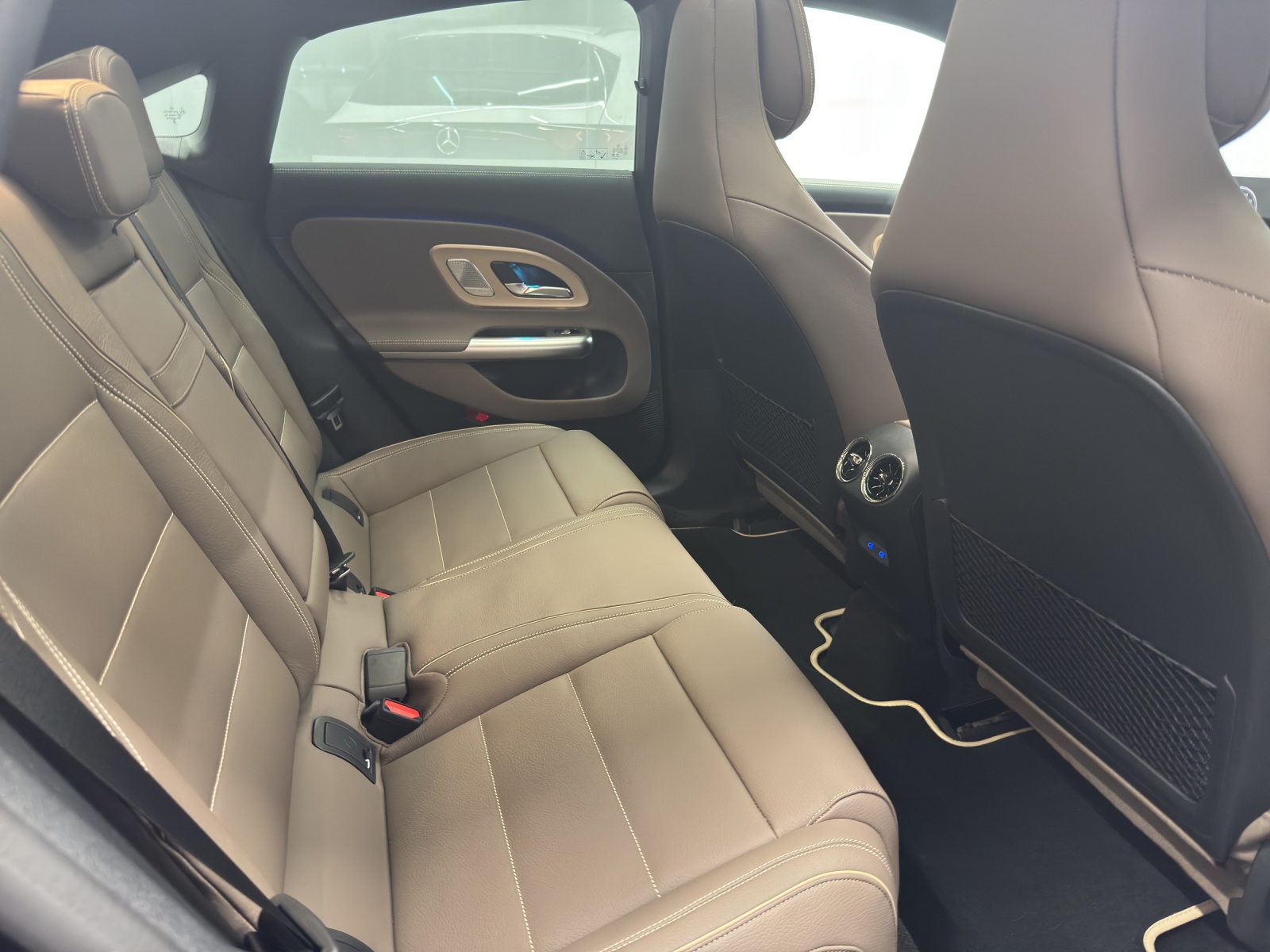 MERCEDES-BENZ CLA 350 AMG Line 4Matic EQ Technology-image-9