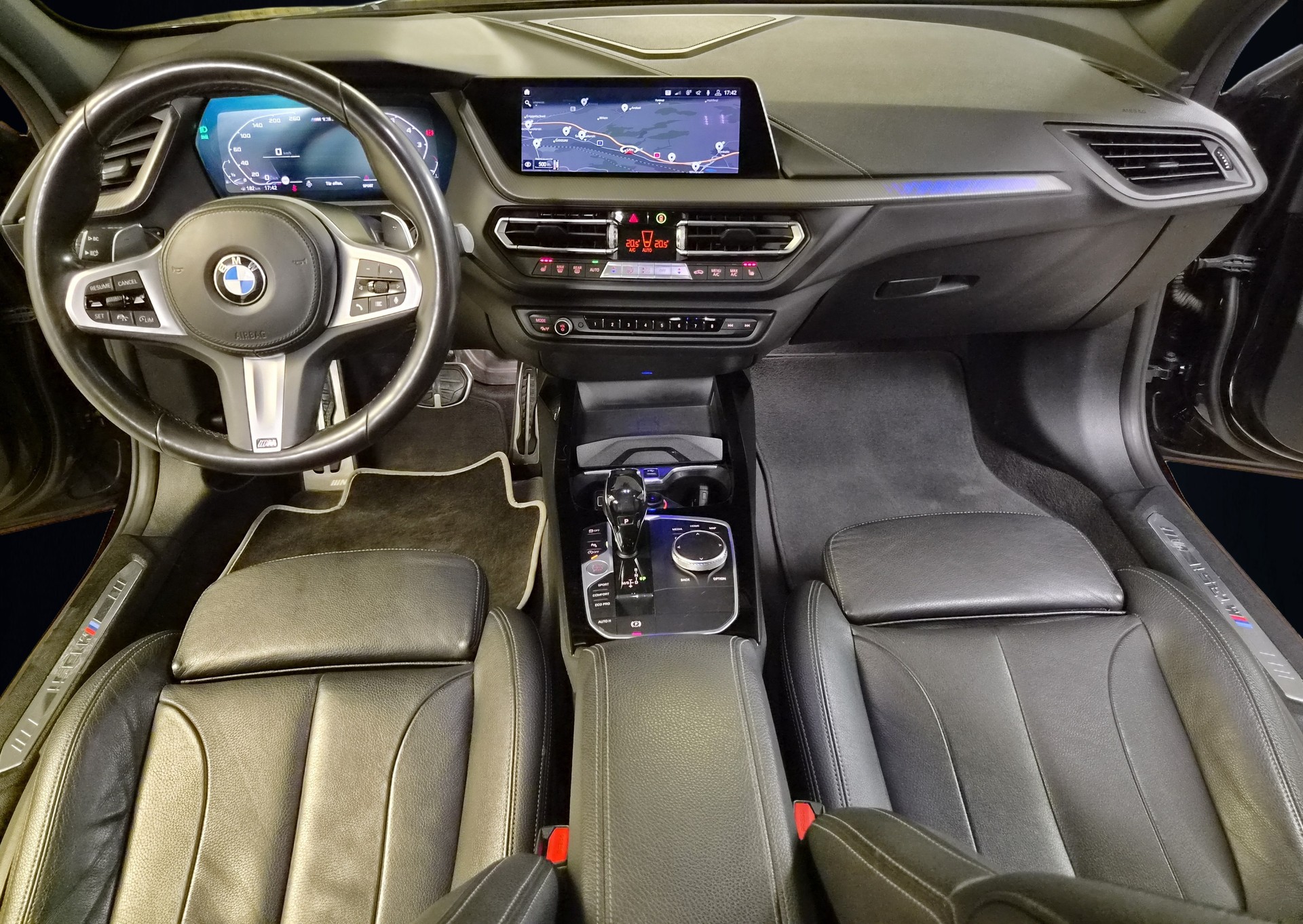 BMW M135i xDrive Steptronic-image-8