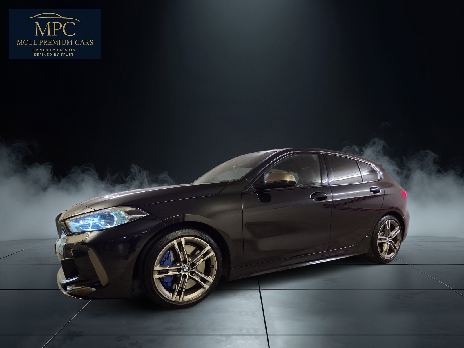 BMW M135i xDrive Steptronic-showroom-element-2