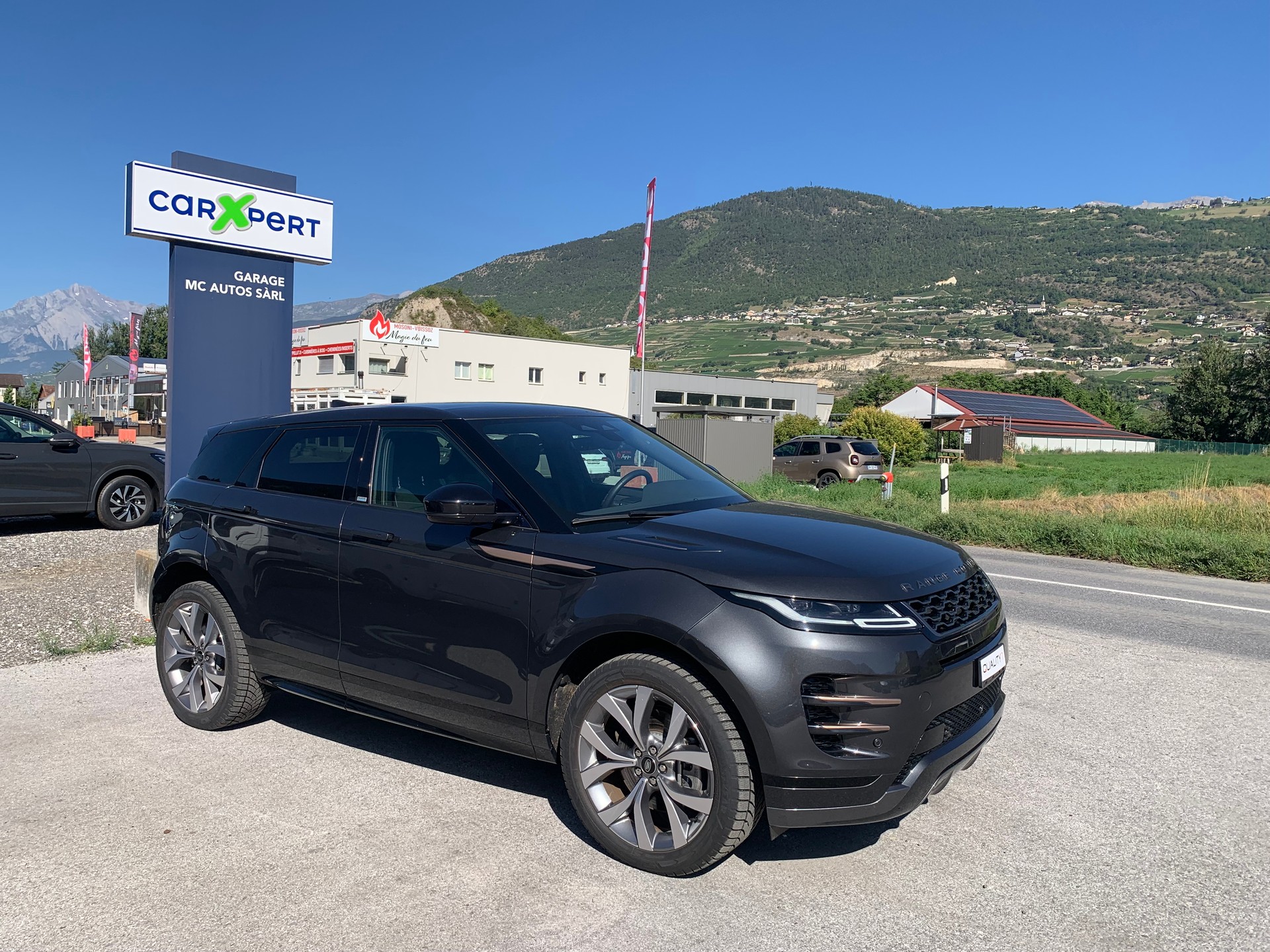 LAND ROVER Range Rover Evoque R-Dynamic P 300e SE AT8-showroom-element-2