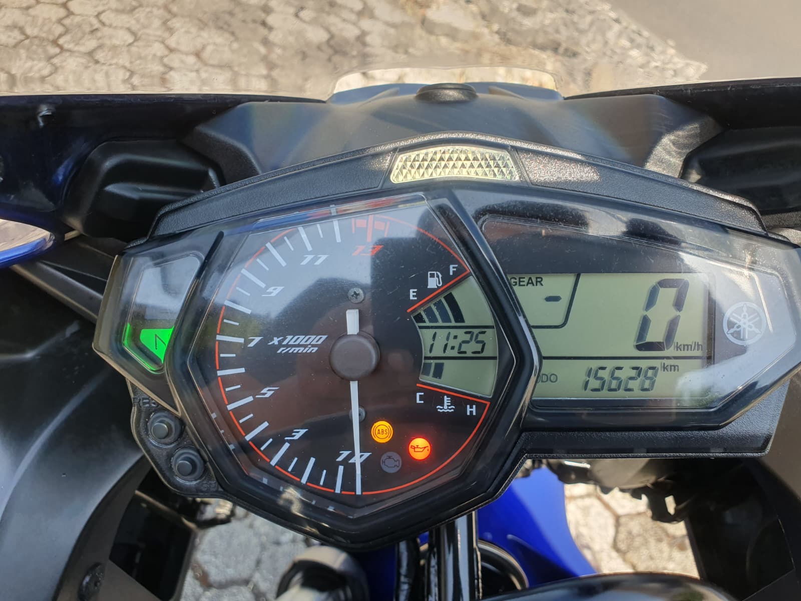 YAMAHA YZF-R3-image-4
