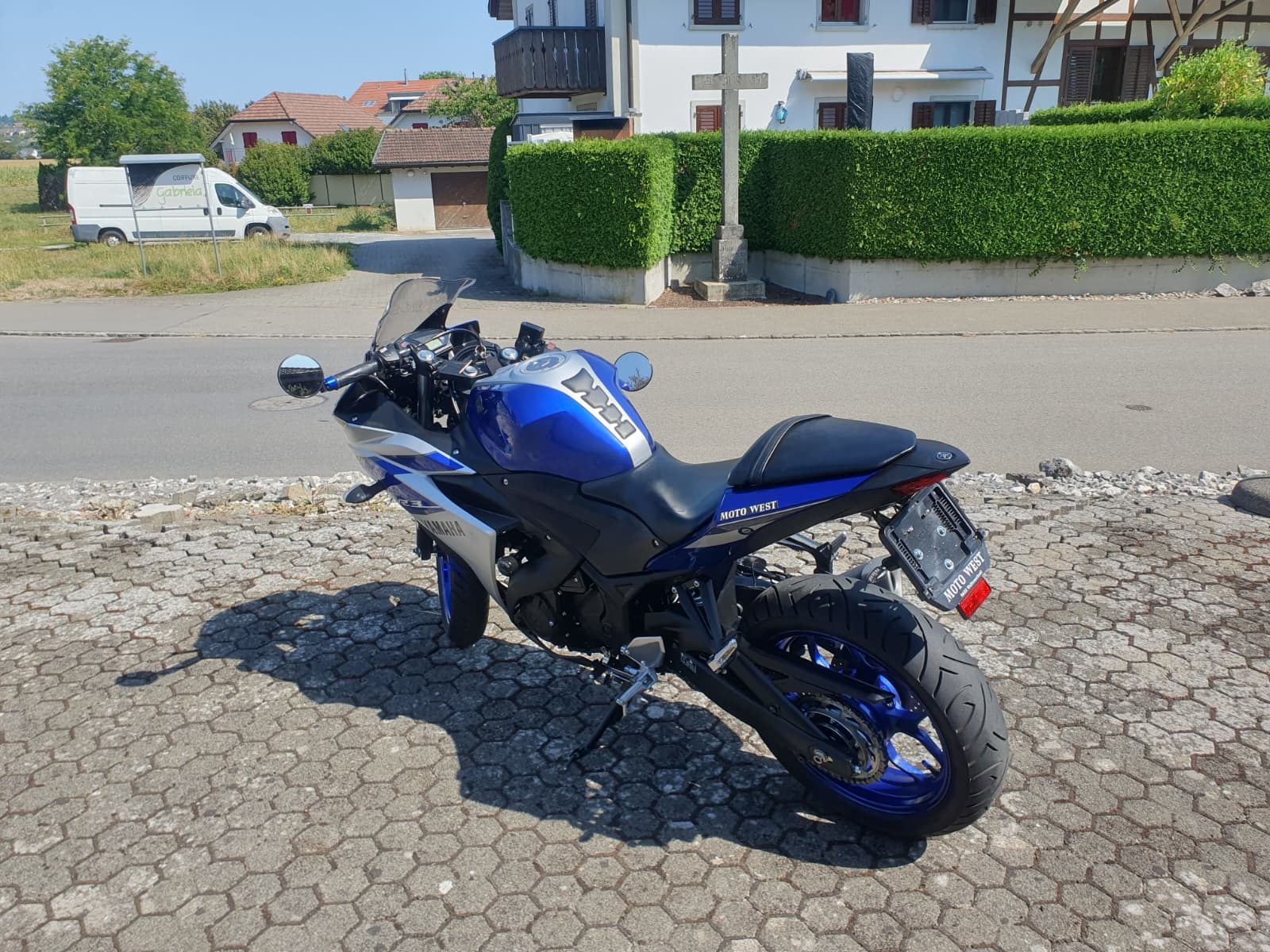 YAMAHA YZF-R3-image-1