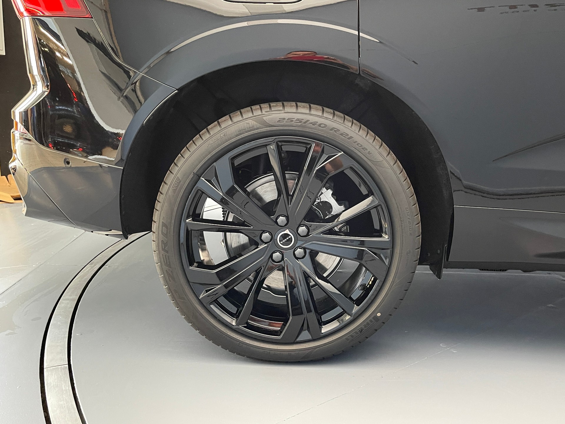 VOLVO XC60 2.0 T8 TE Black Edition eAWD-showroom-element-2