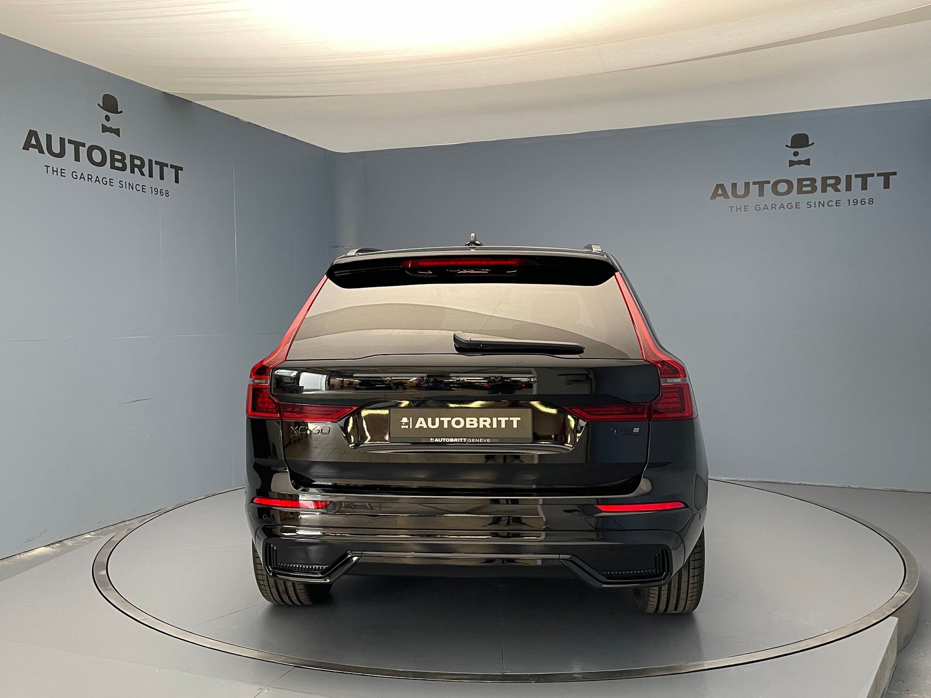 VOLVO XC60 2.0 T8 TE Black Edition eAWD-showroom-element-1
