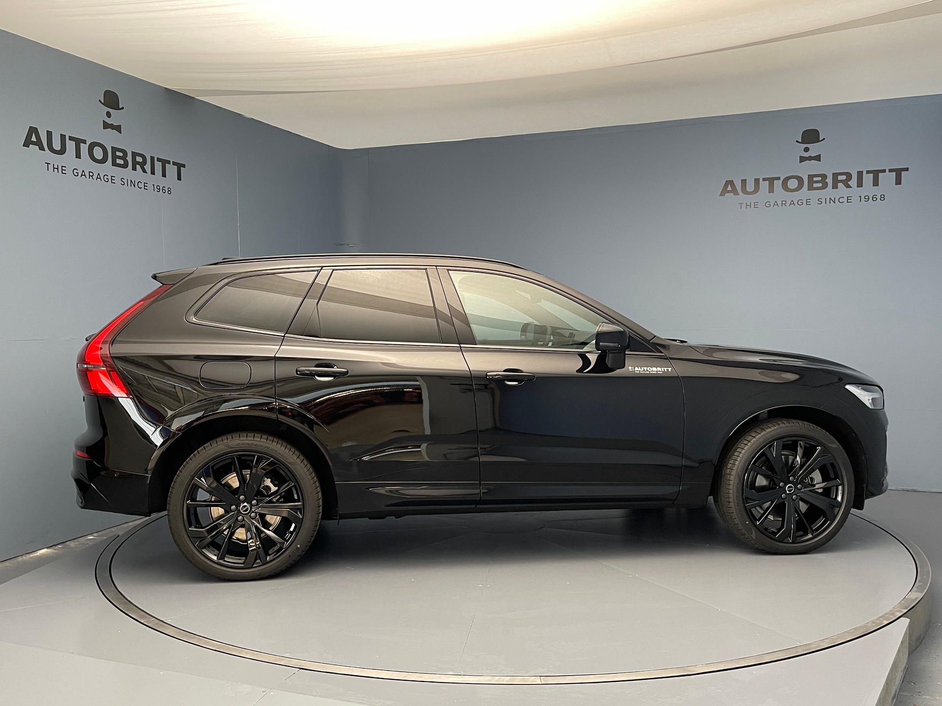 VOLVO XC60 2.0 T8 TE Black Edition eAWD-image-5