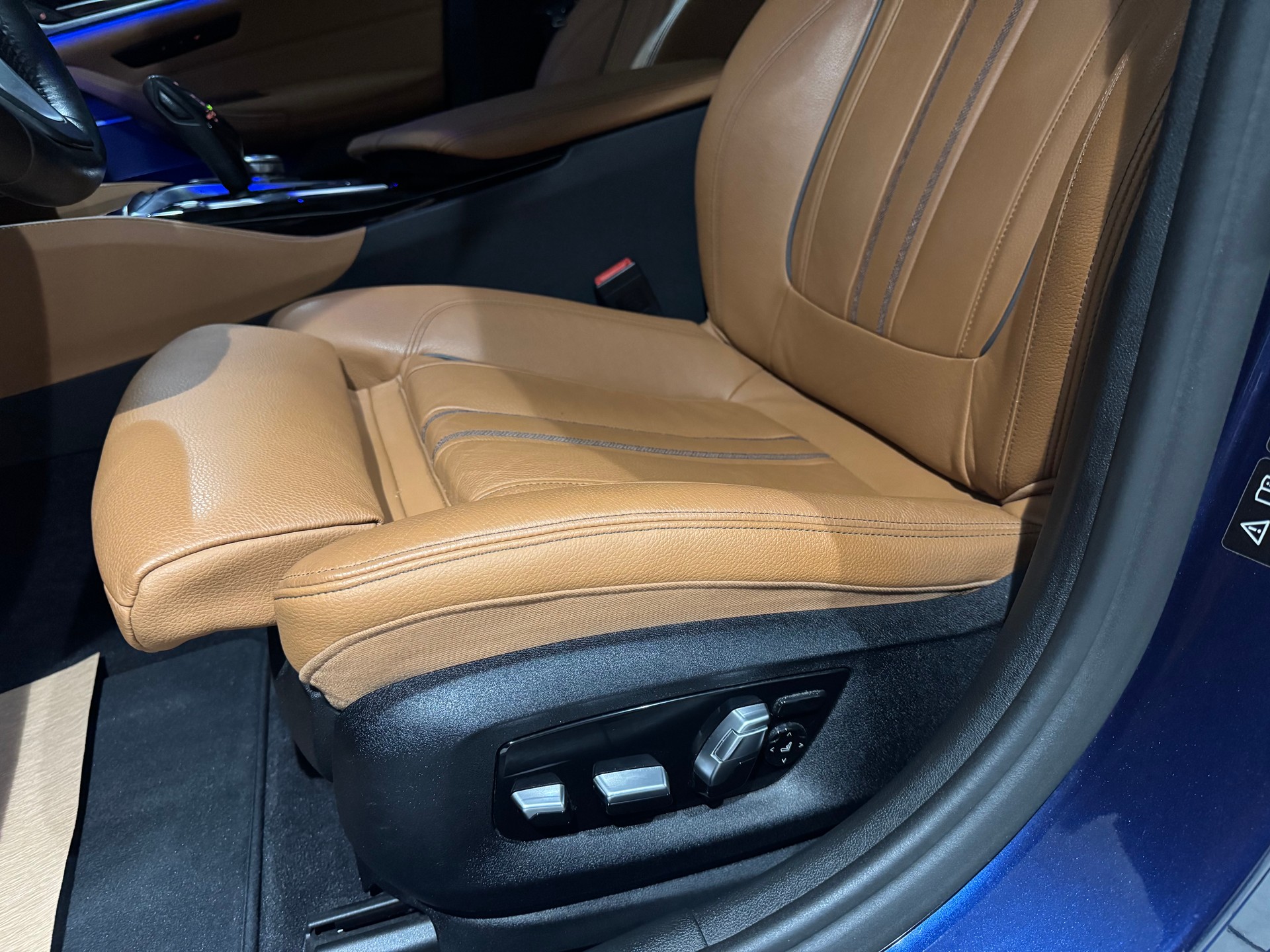BMW 530d xDrive Luxury Line Steptronic | 1.Hand | CH |-image-21