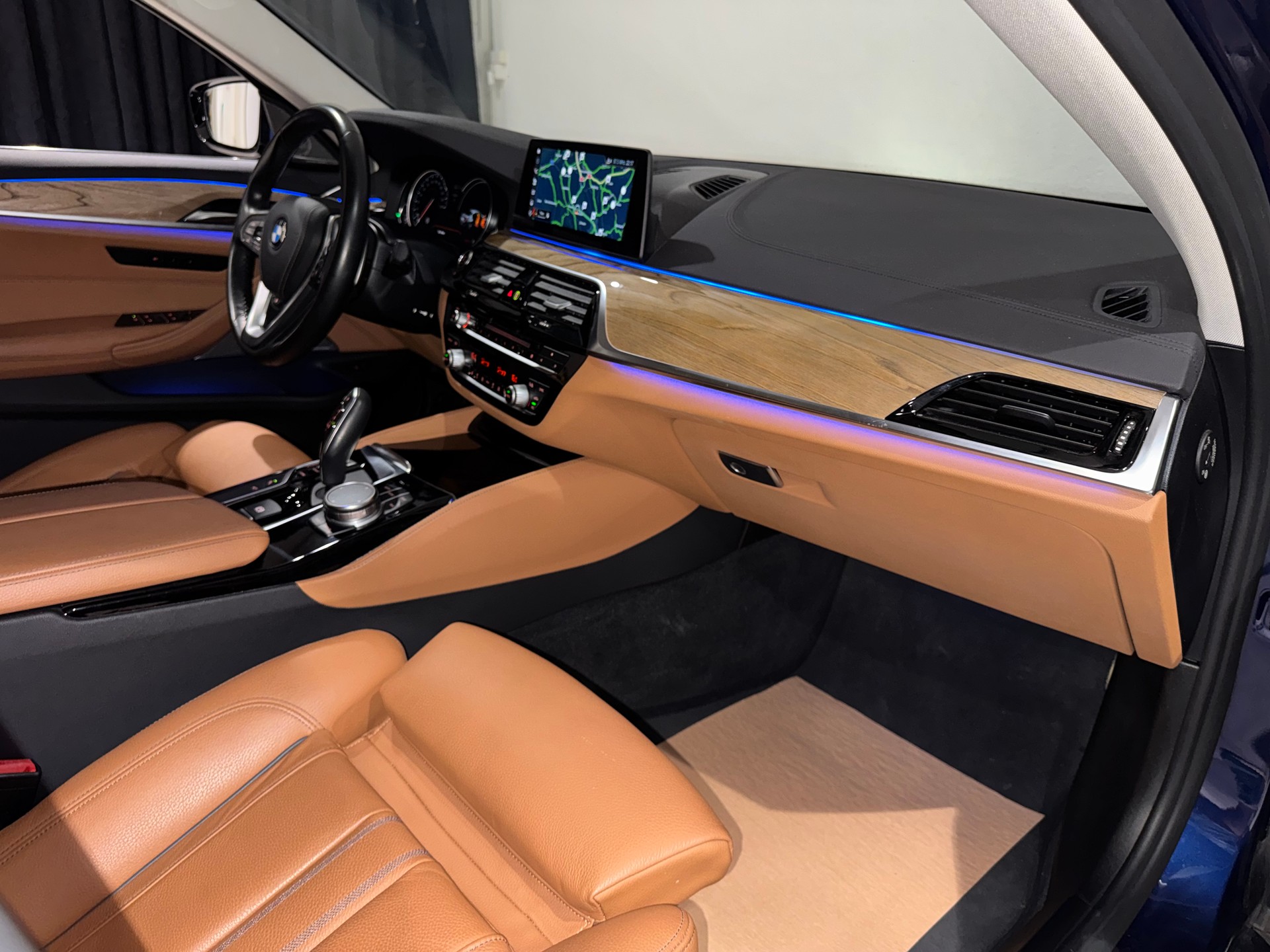 BMW 530d xDrive Luxury Line Steptronic | 1.Hand | CH |-image-15