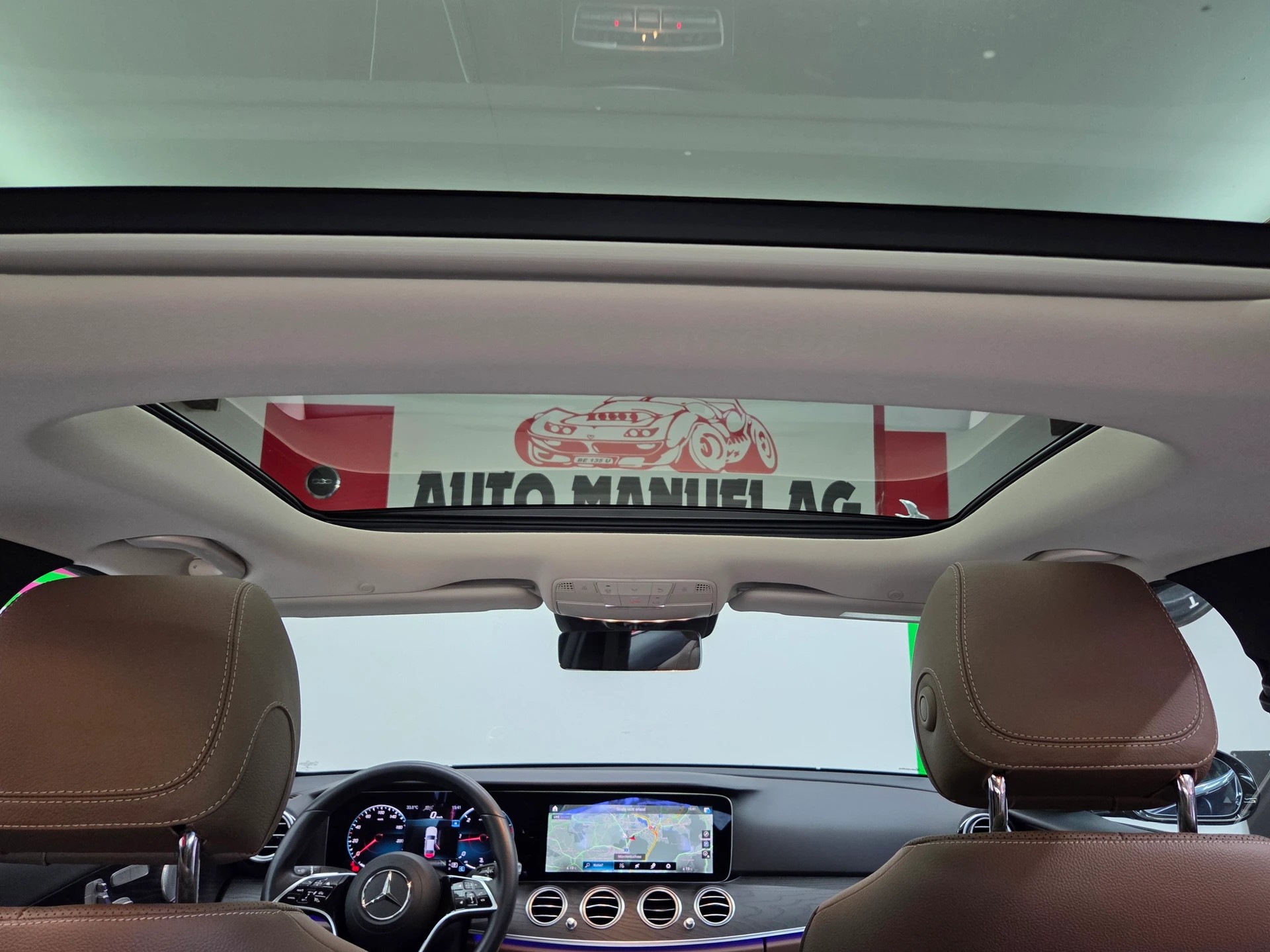 MERCEDES-BENZ E 220 d Avantgarde 9G-Tronic-image-11