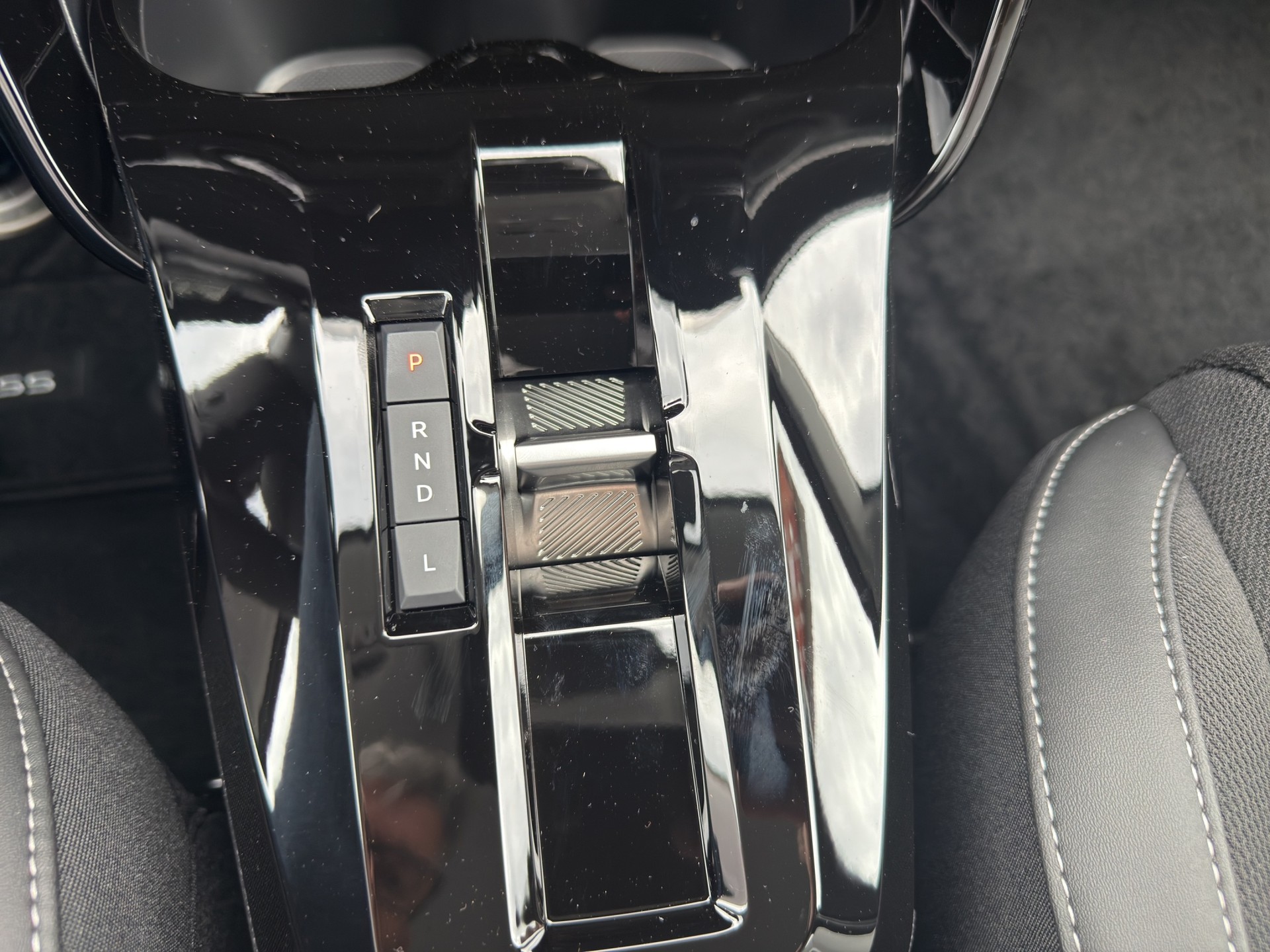 CITROEN C3 Aircross 1.2 Hybrid Plus-image-20
