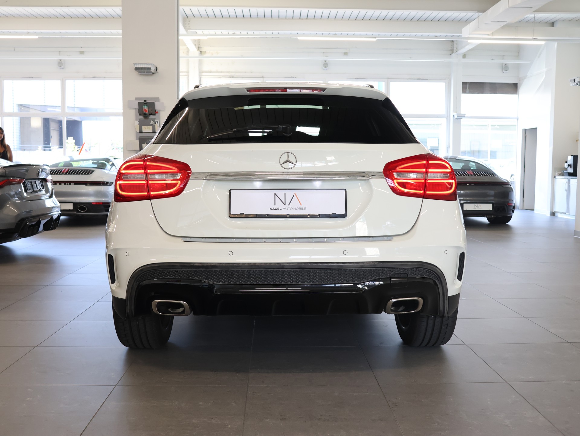 MERCEDES-BENZ GLA 250 4Matic 7G-DCT *Sitzheizung* *Rückfahrkamera* *Panoramadach*-image-4