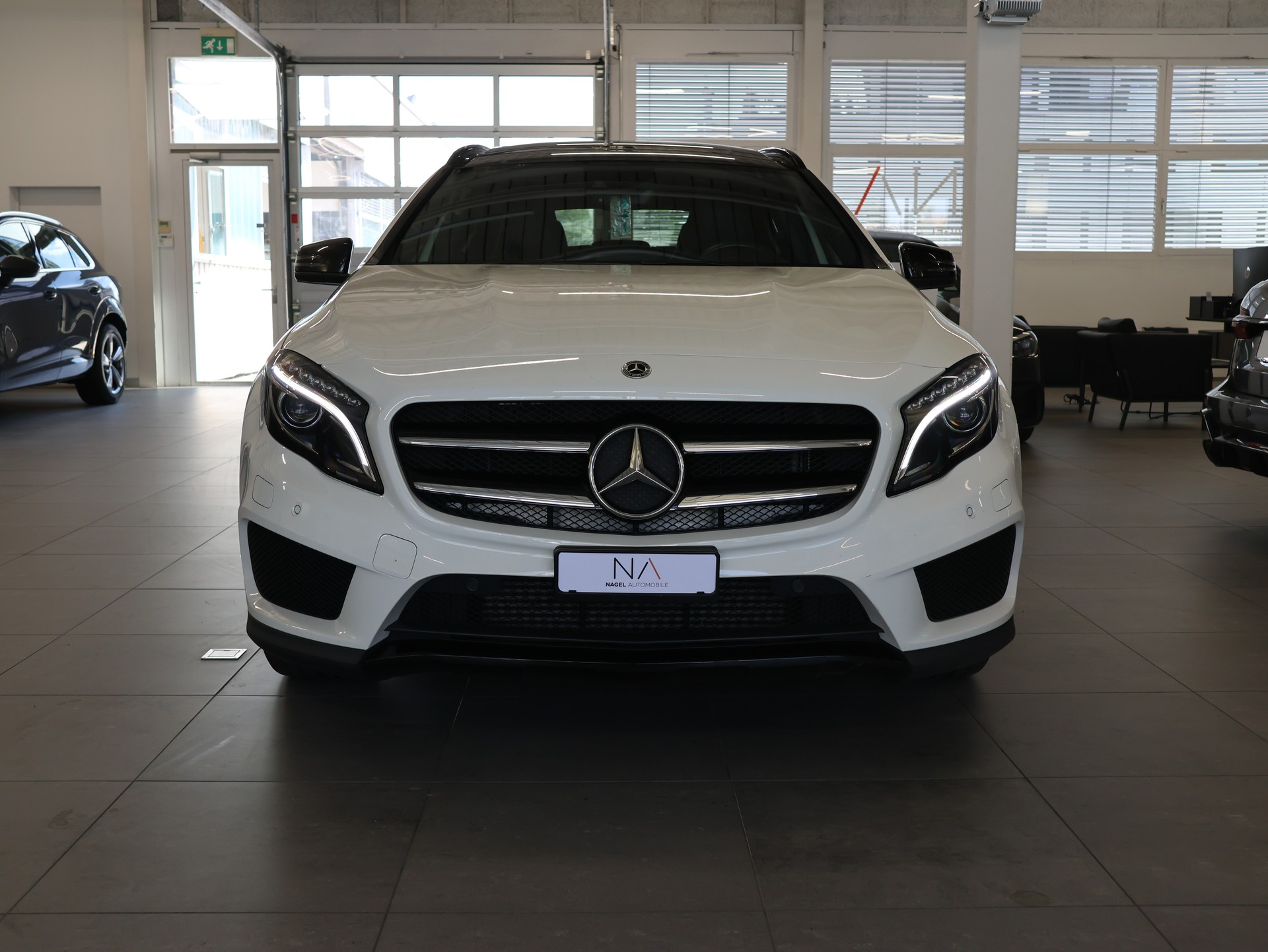 MERCEDES-BENZ GLA 250 4Matic 7G-DCT *Sitzheizung* *Rückfahrkamera* *Panoramadach*-showroom-element-2