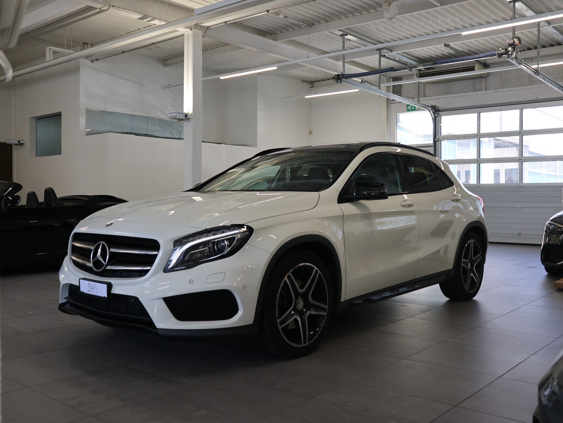 MERCEDES-BENZ GLA 250 4Matic 7G-DCT *Sitzheizung* *Rückfahrkamera* *Panoramadach*-showroom-element-3