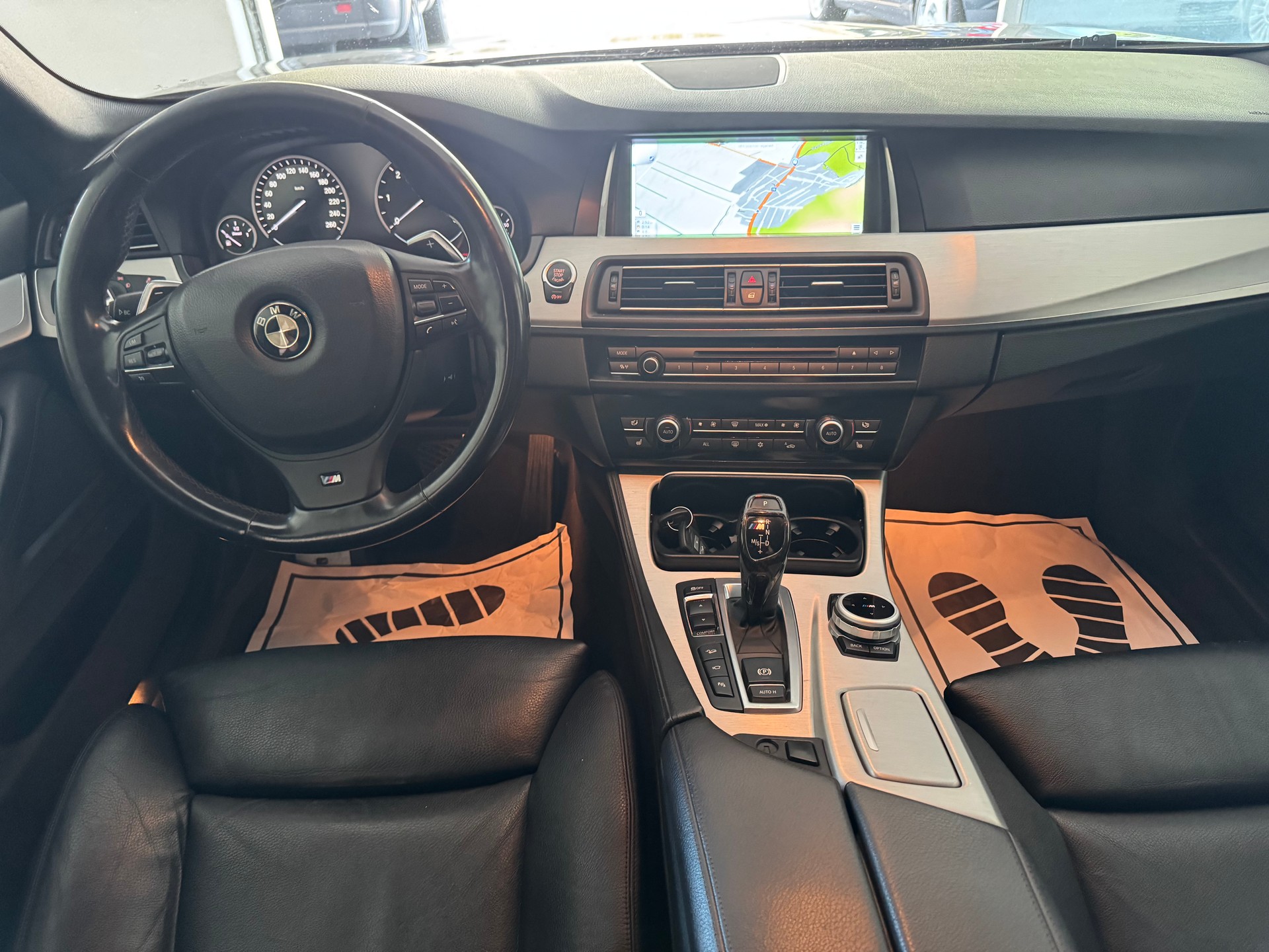 BMW M550d xDrive Touring Steptronic-image-9
