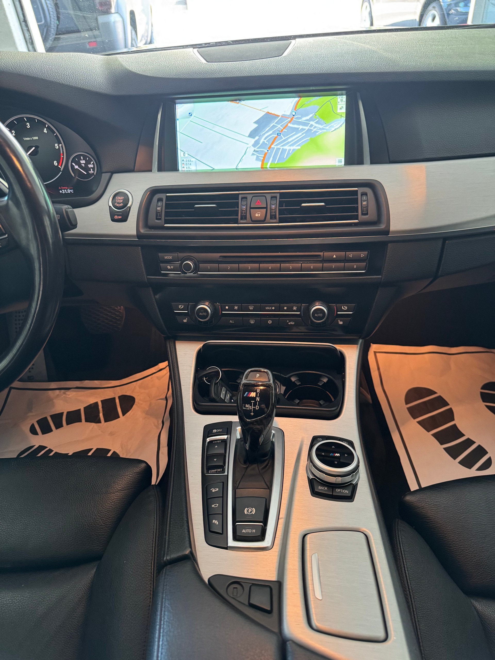BMW M550d xDrive Touring Steptronic-image-10