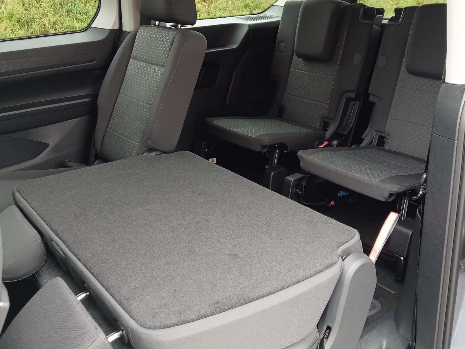 FORD Tourneo Grand Connect 1.5 EcoBoost 150 Titanium PHEV-image-11