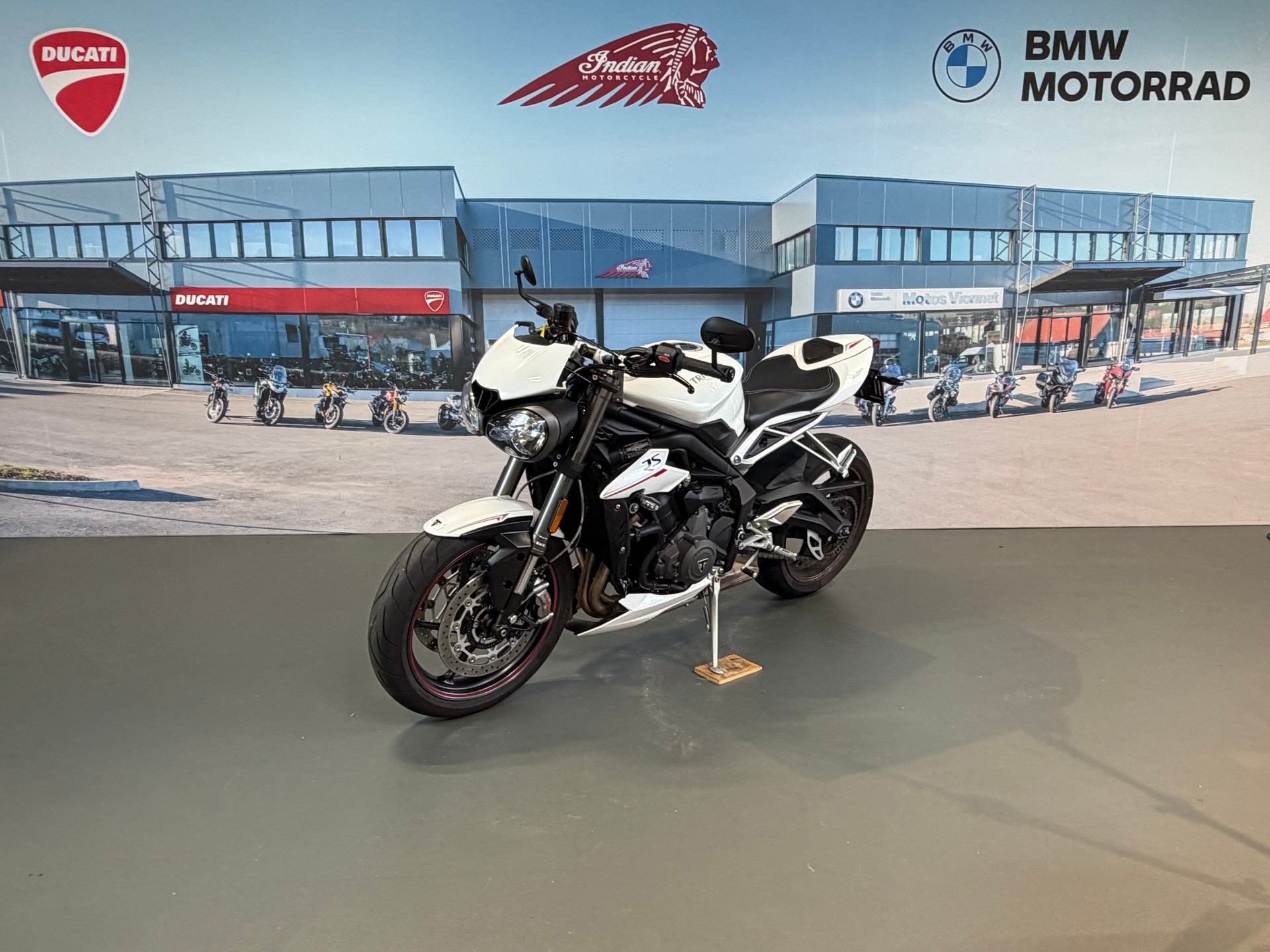 TRIUMPH Street Triple RS 765 ABS-image-2