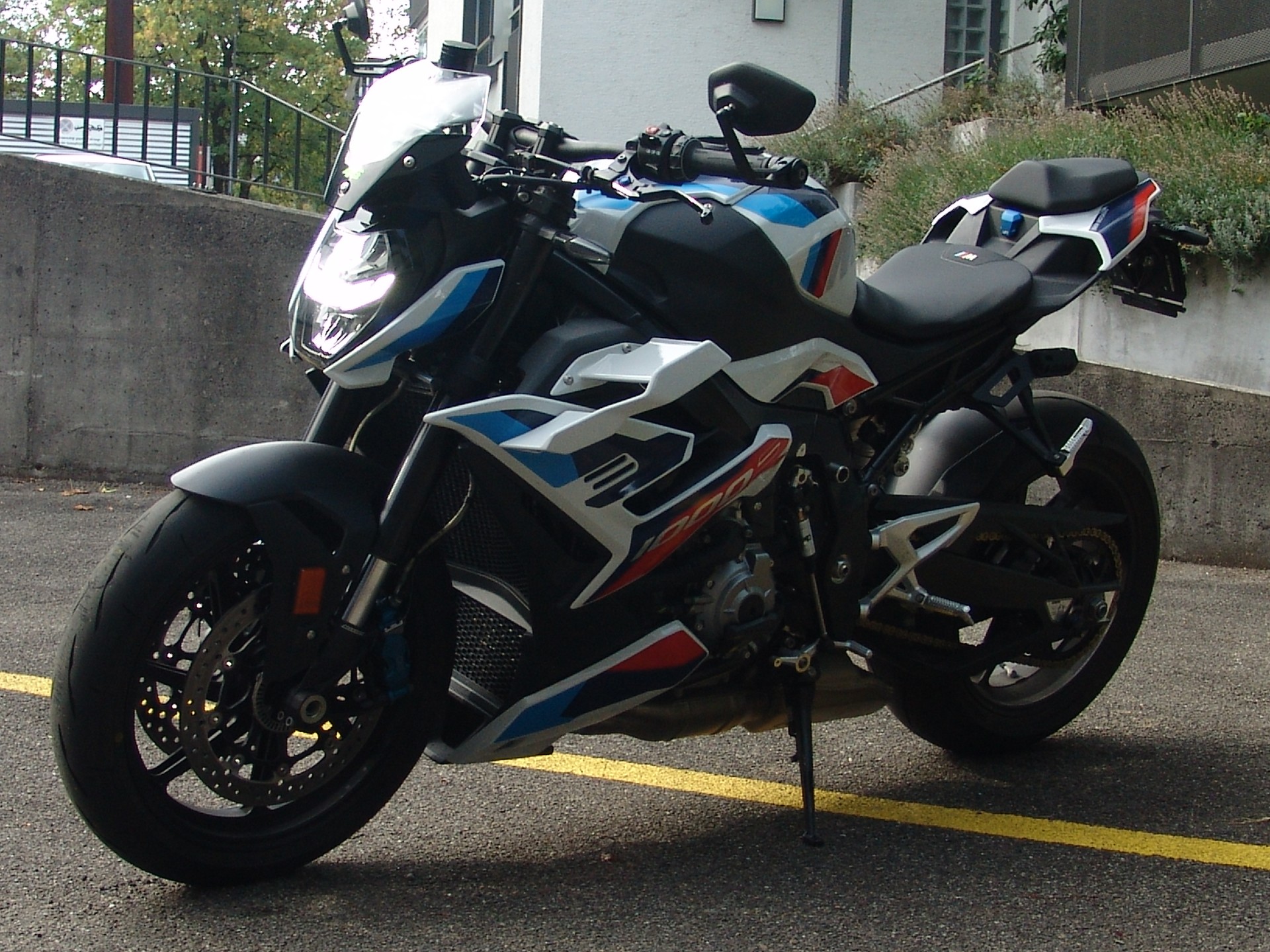 BMW M 1000 R-image-3