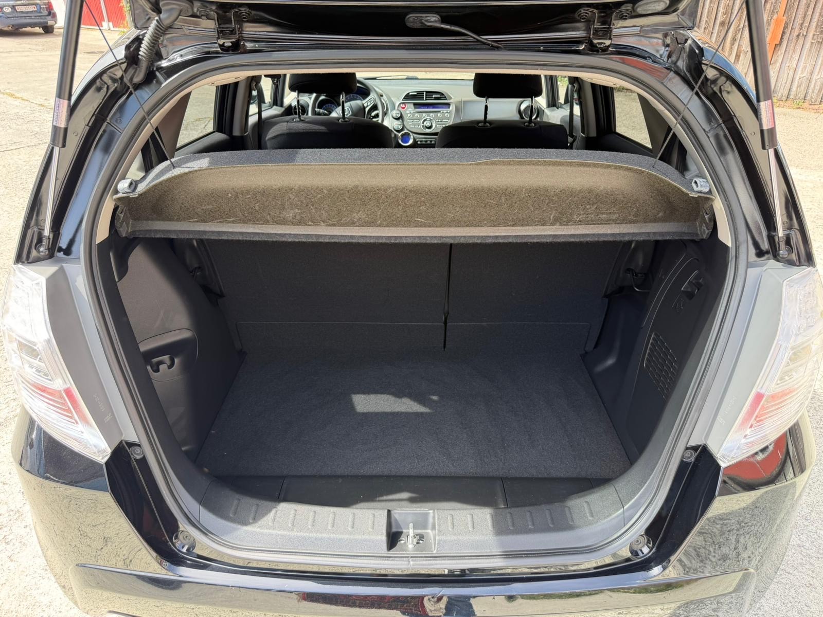 HONDA Jazz 1.3i Hybrid Exclusive CVT-image-12