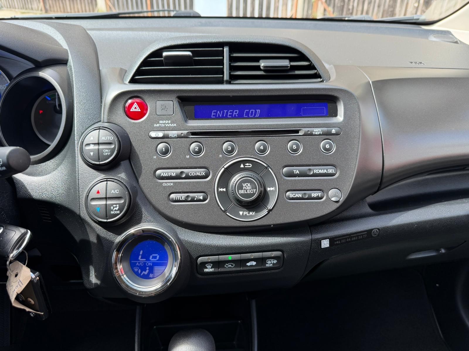 HONDA Jazz 1.3i Hybrid Exclusive CVT-image-9
