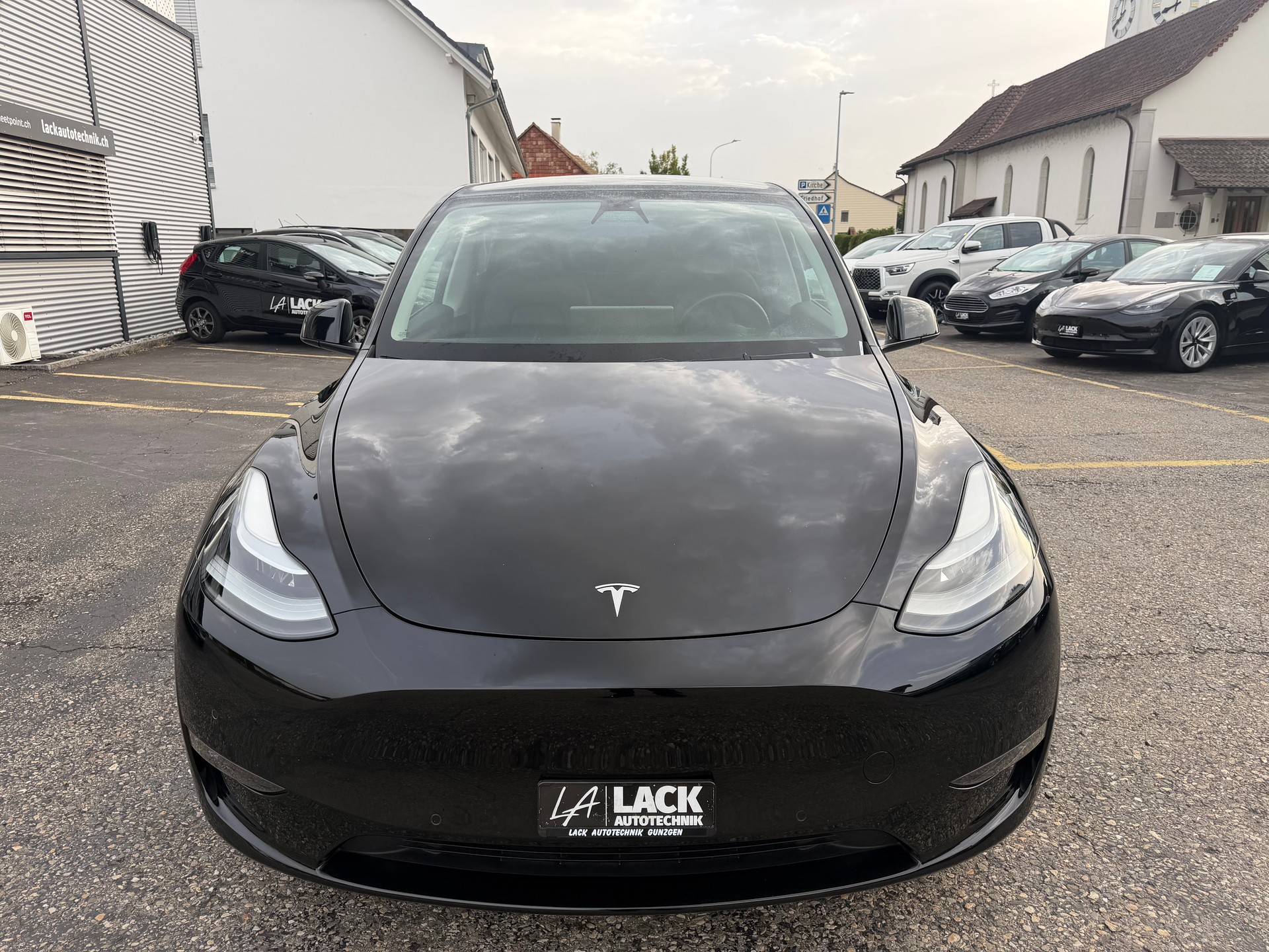 TESLA Model Y Performance-image-4