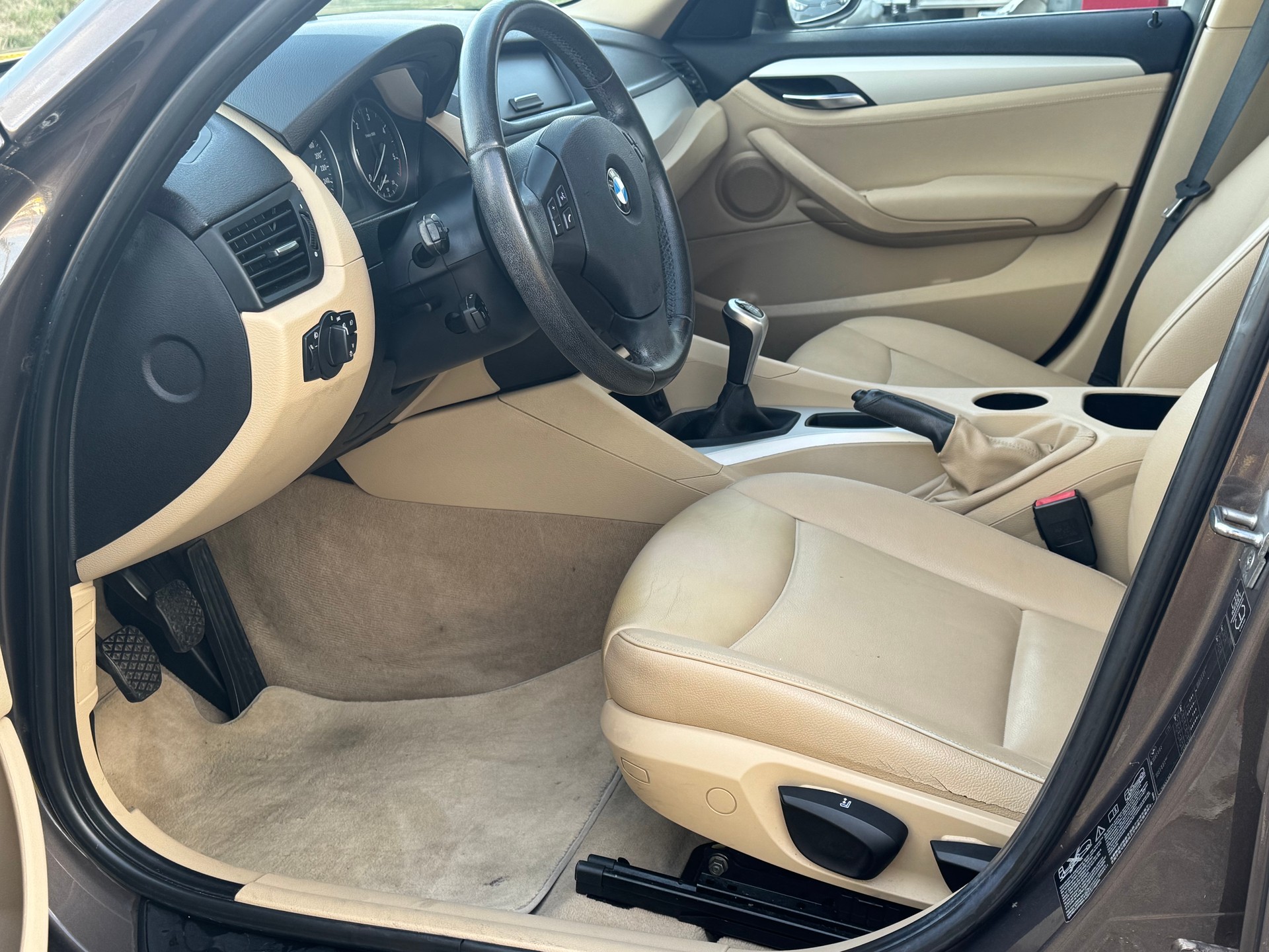 BMW X1 xDrive 18d-image-9