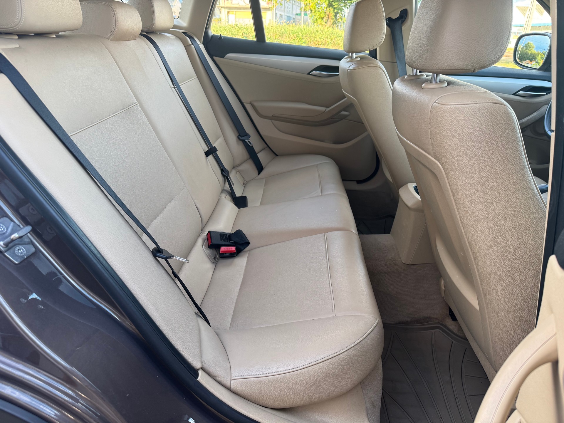 BMW X1 xDrive 18d-image-7