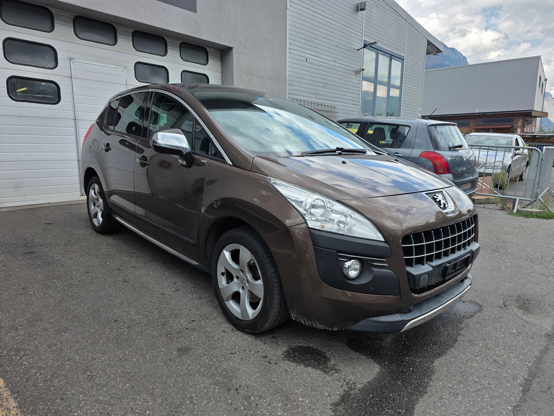 PEUGEOT 3008 1.6 16V T Platinum-showroom-element-3