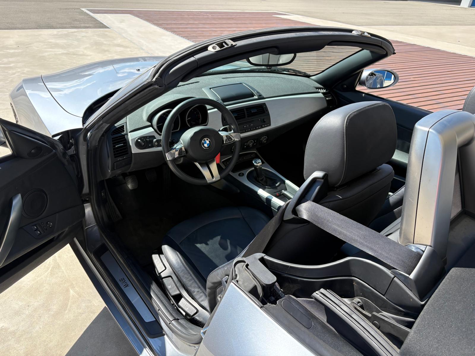 BMW Z4 3.0si Roadster-image-5