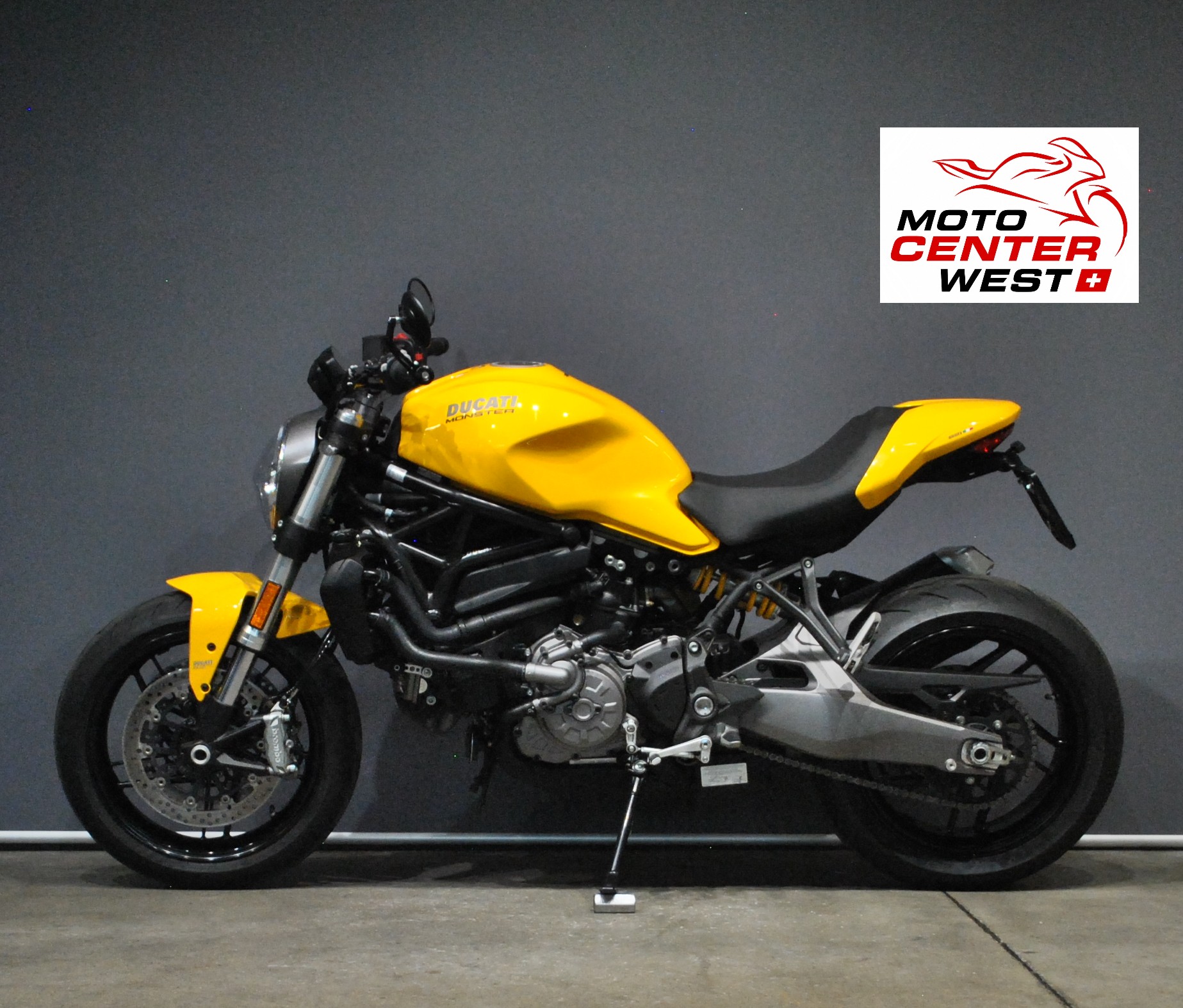 DUCATI MONSTER 821-image-2