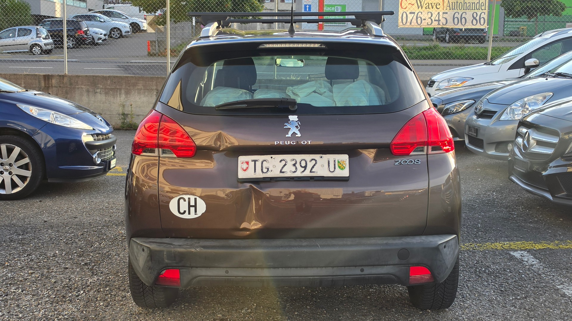 PEUGEOT 2008 1.2 VTI Active-image-5