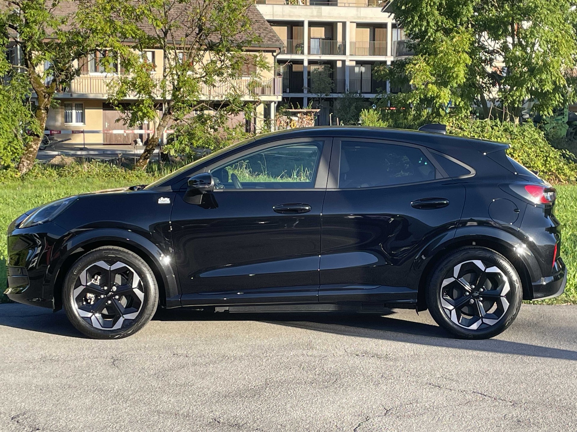 FORD Puma Gen-E Premium-showroom-element-2