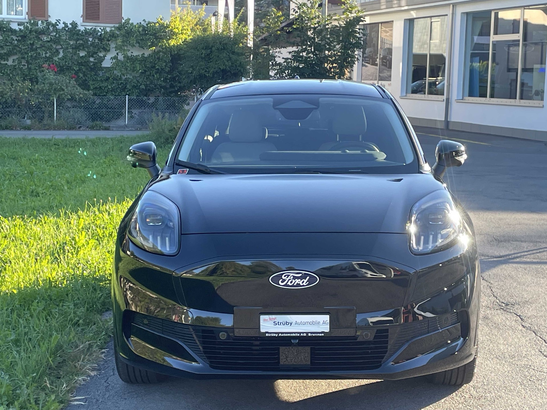 FORD Puma Gen-E Premium-showroom-element-1