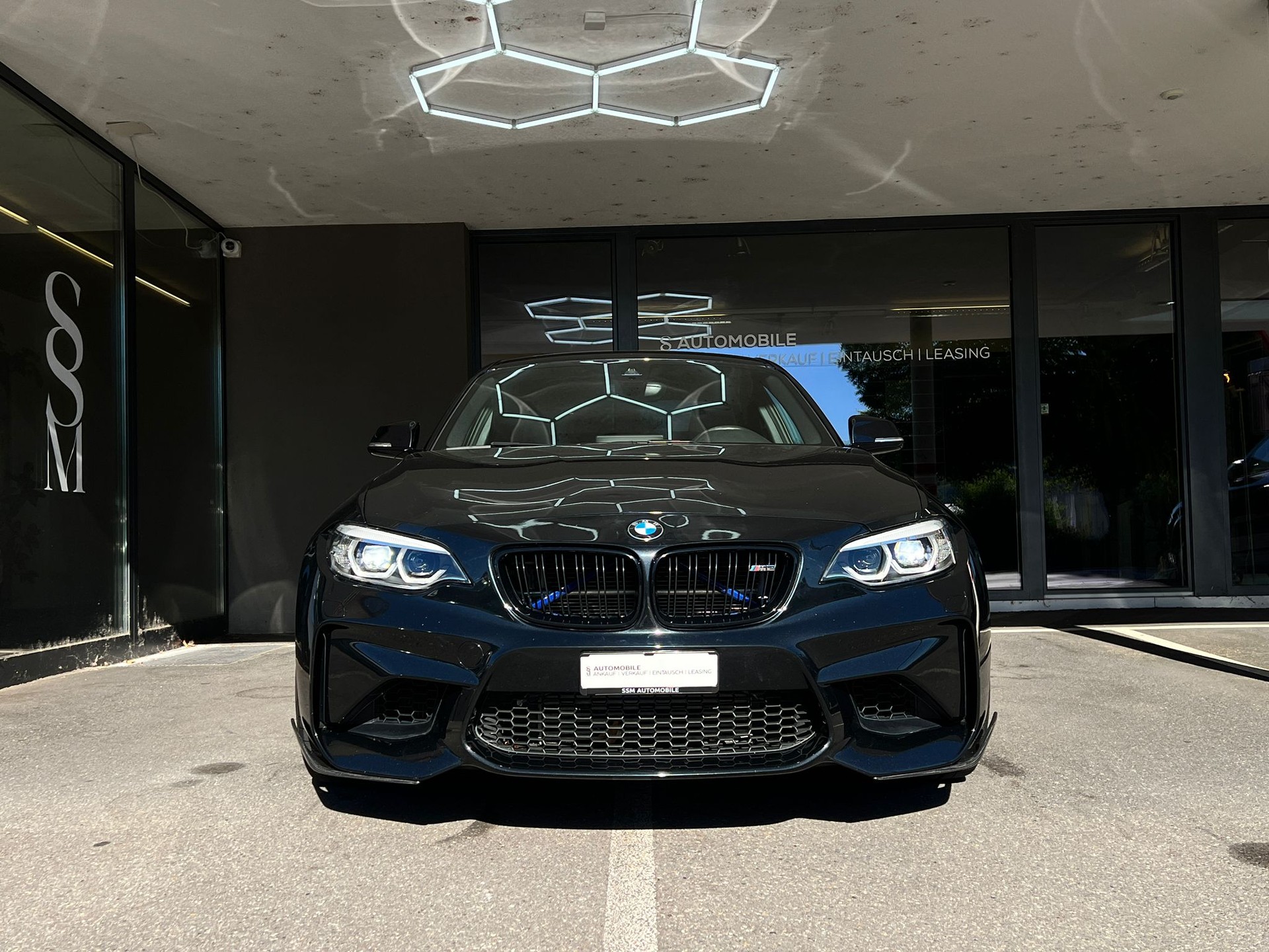 BMW M2 *//M-Performance Carbon Kit* Facelift Modell ohne OPF* Drivelogic-showroom-element-1