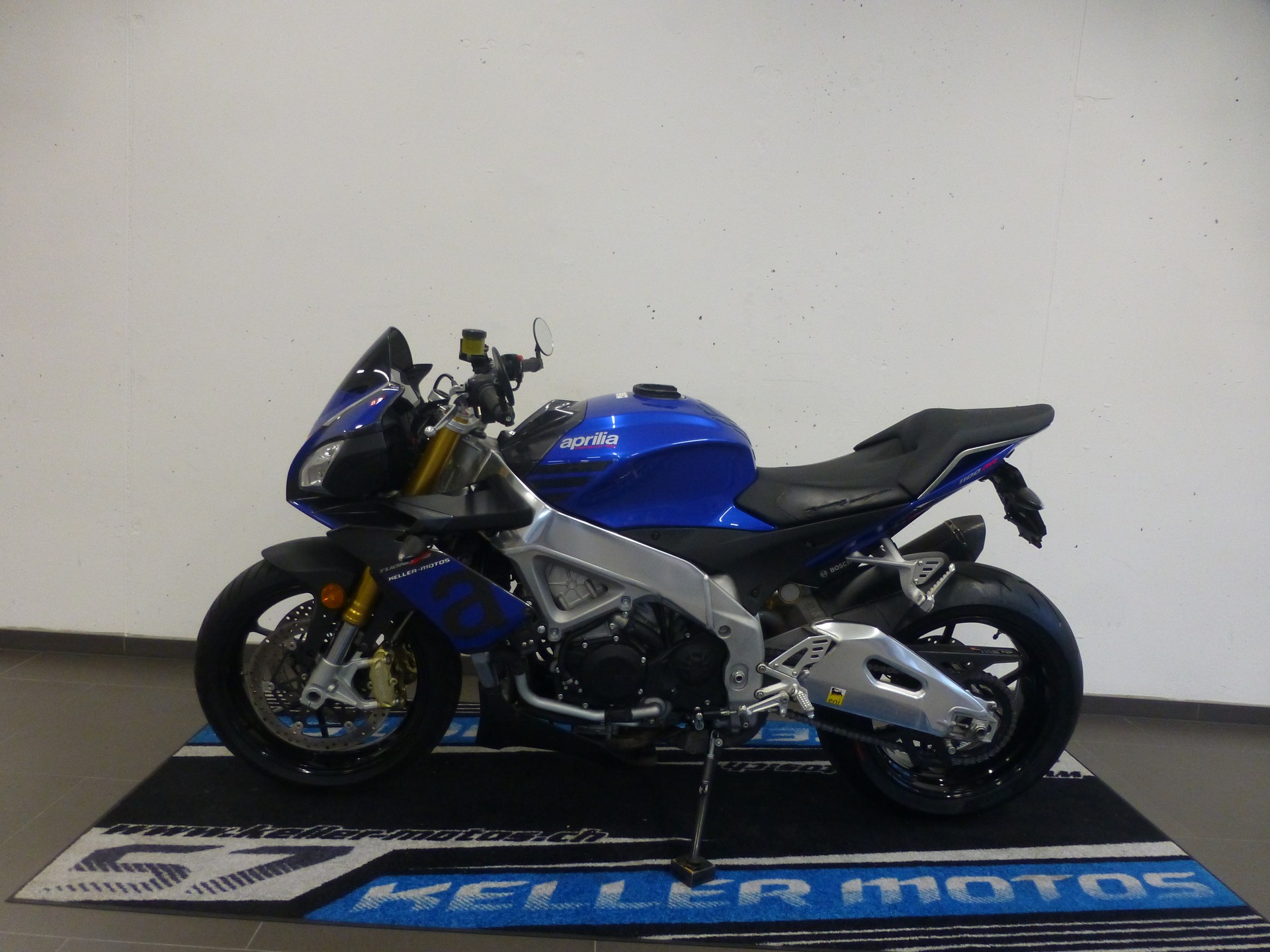 APRILIA Tuono V4 1100 R-image-1