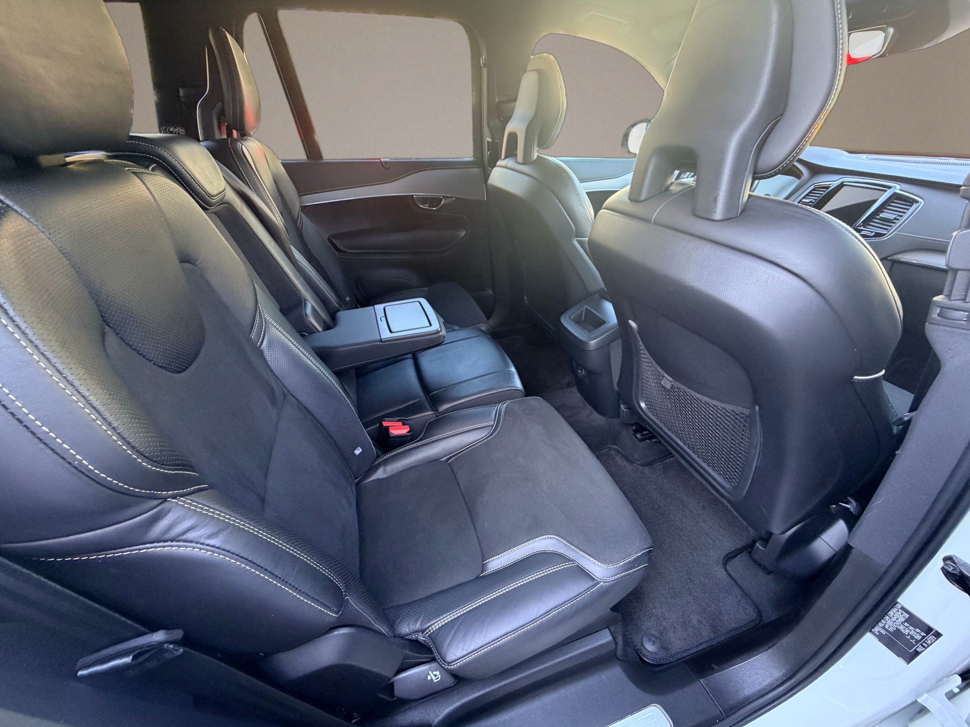 VOLVO XC90 B5 Diesel AWD R-Design Geartronic-image-13