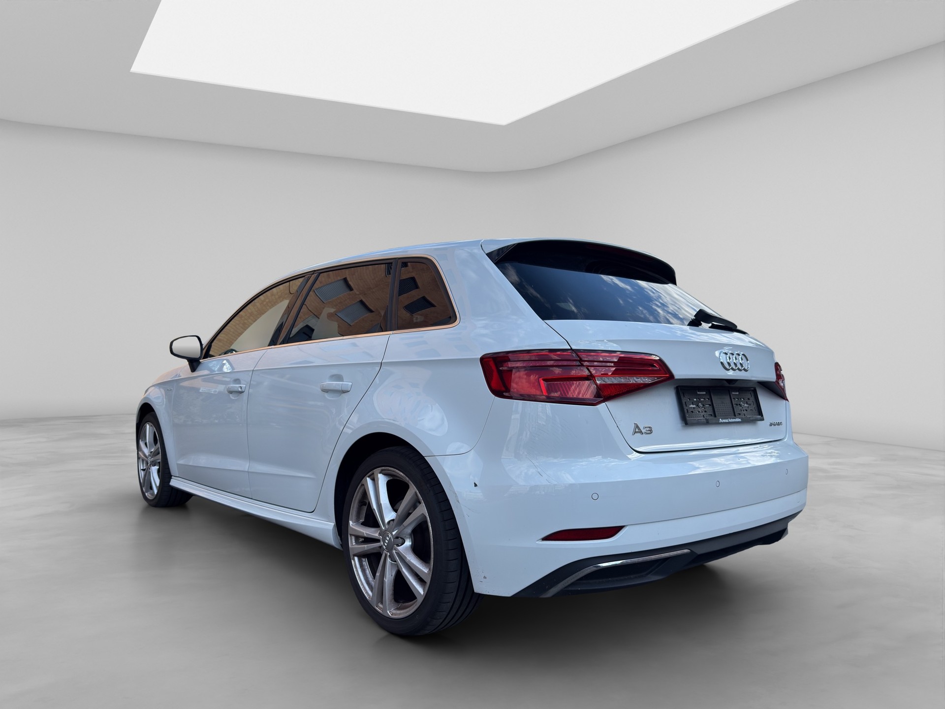 AUDI A3 Sportback 1.4 e-tron Sport S-tronic-showroom-element-3