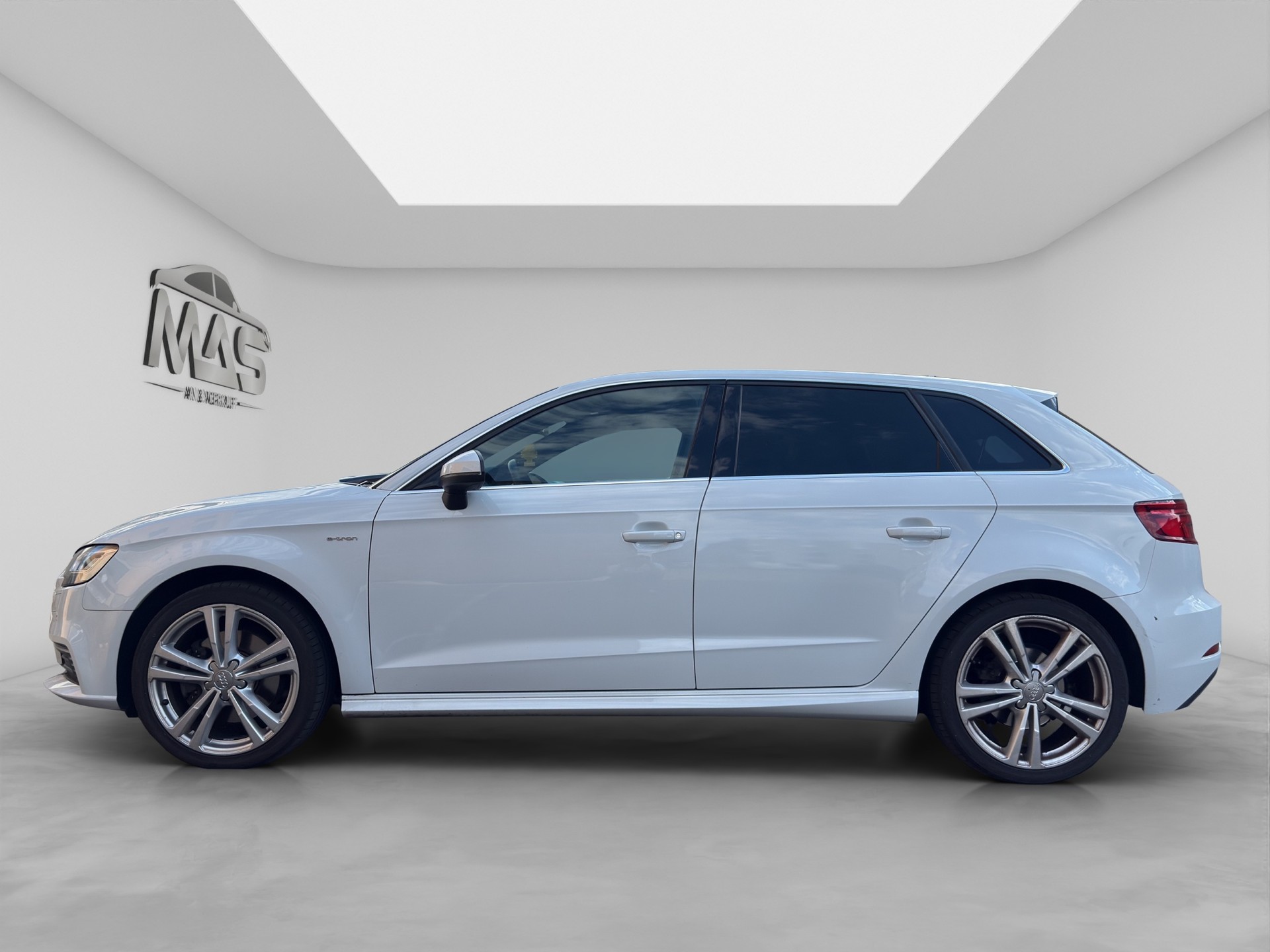 AUDI A3 Sportback 1.4 e-tron Sport S-tronic-showroom-element-2